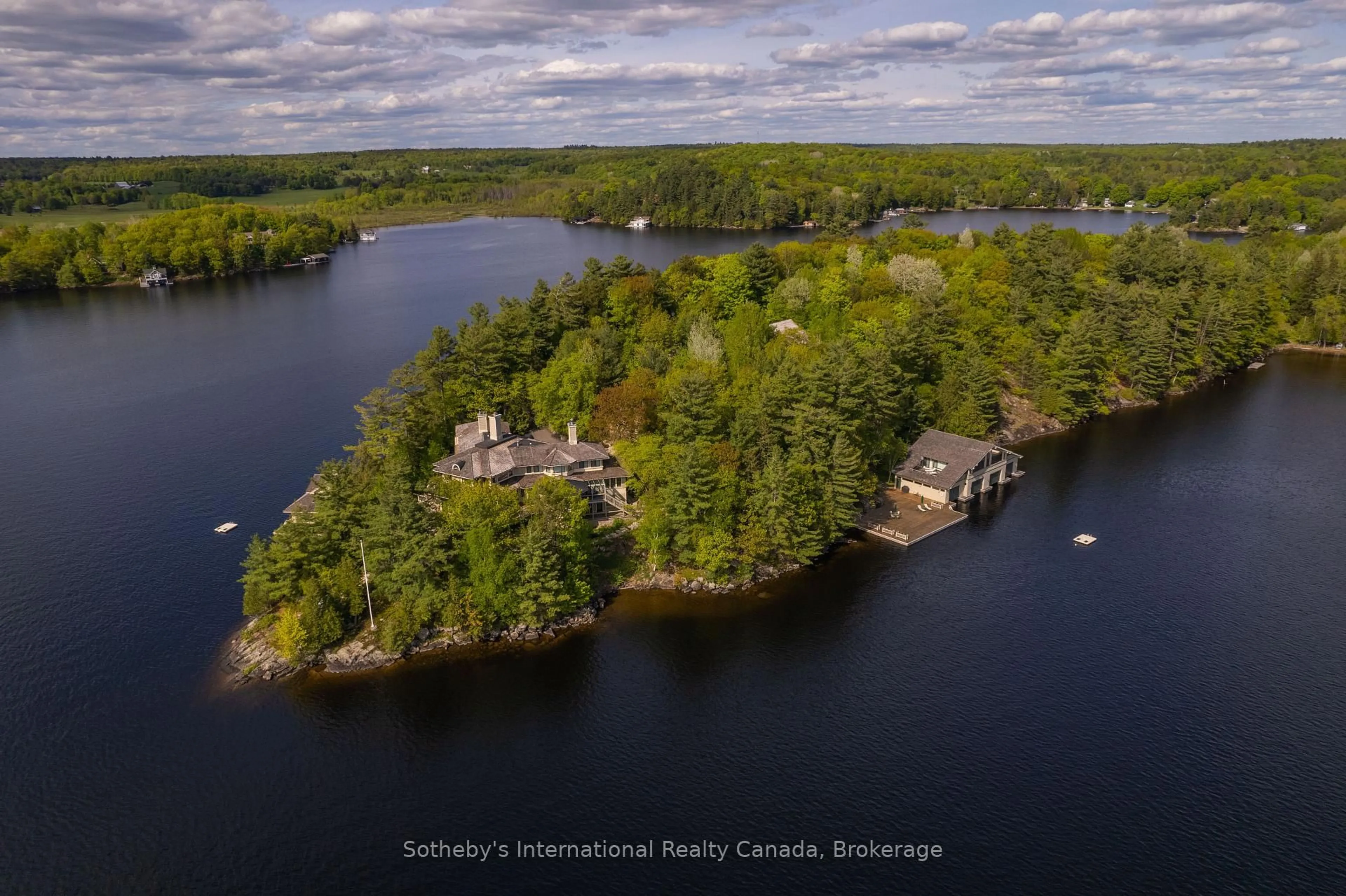 A pic from outside/outdoor area/front of a property/back of a property/a pic from drone, water/lake/river/ocean view for 1250 Waldmere Rd #Full, Bracebridge Ontario P1L 1W8