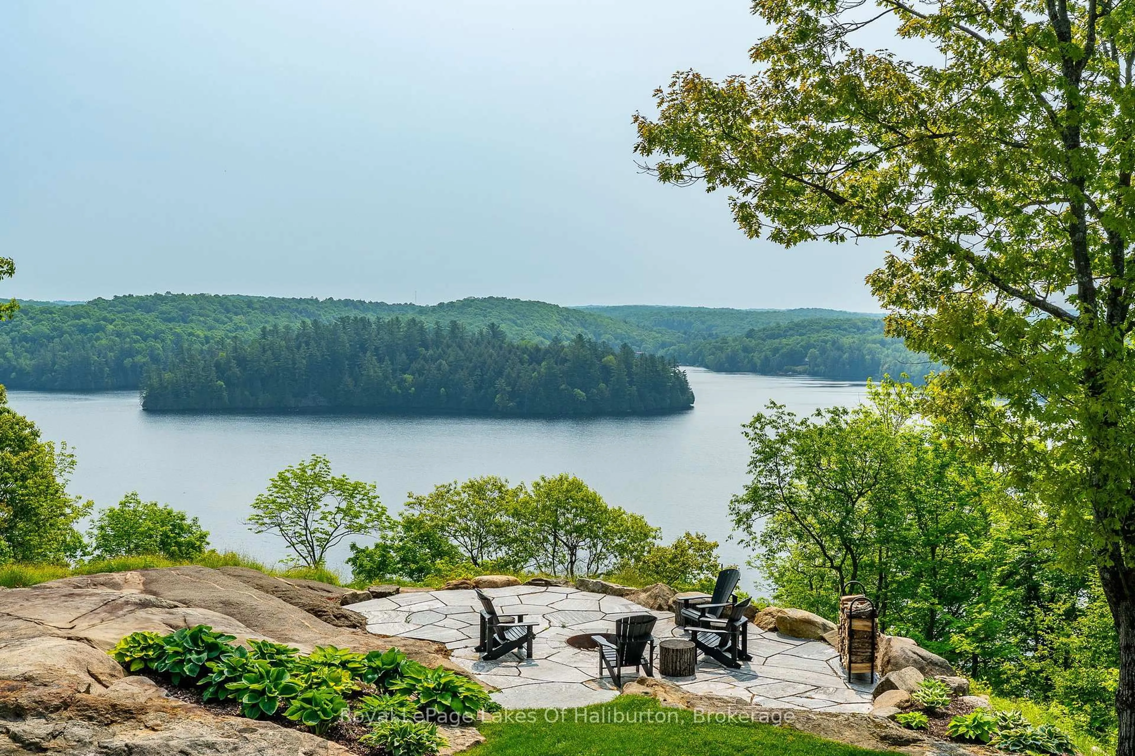 Patio, water/lake/river/ocean view for 1143 Trillium Tr, Dysart et al Ontario K0M 1S0