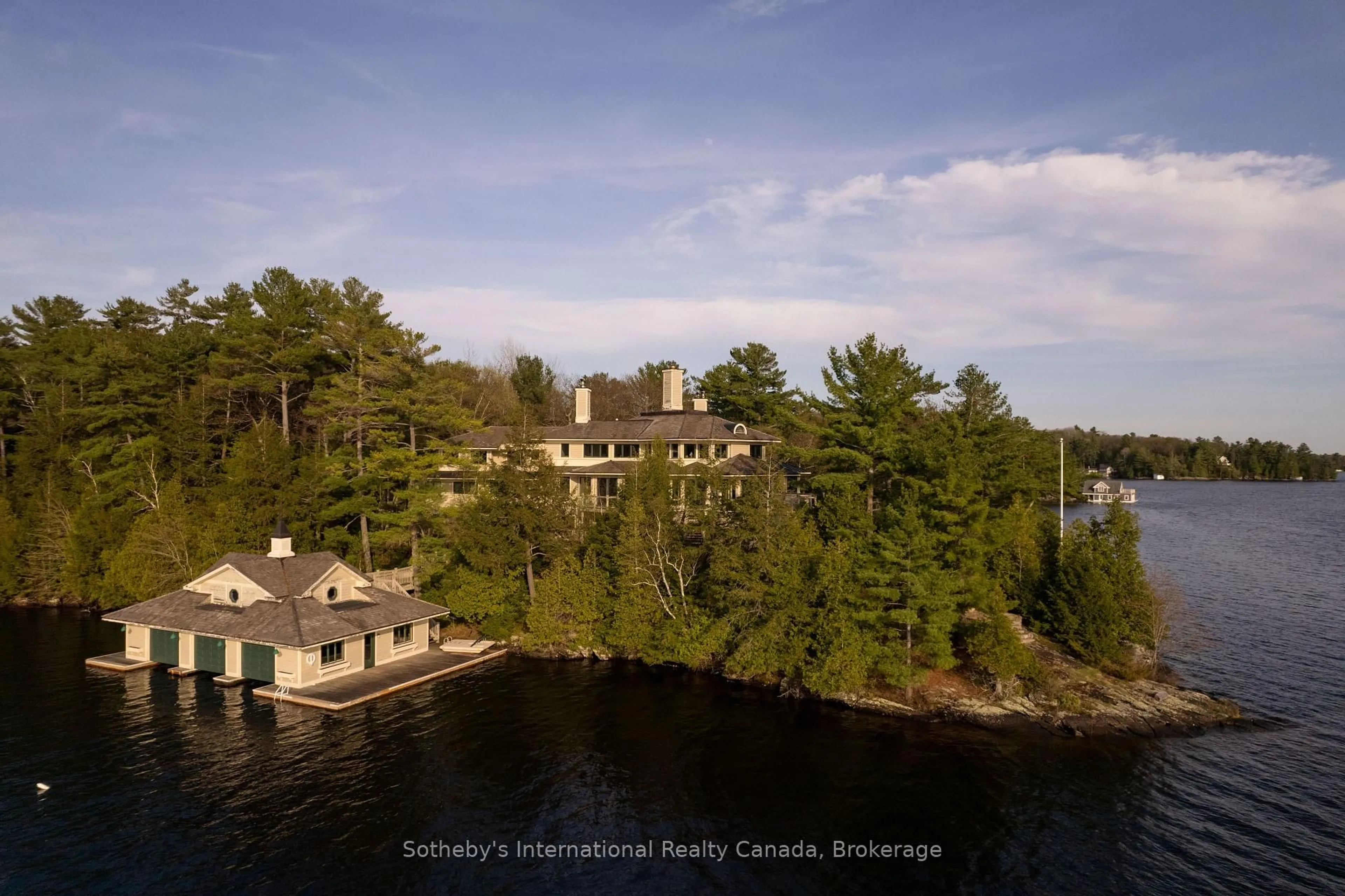 A pic from outside/outdoor area/front of a property/back of a property/a pic from drone, water/lake/river/ocean view for 1250 WALDMERE Rd #Point Cottage, Bracebridge Ontario P1L 1W8