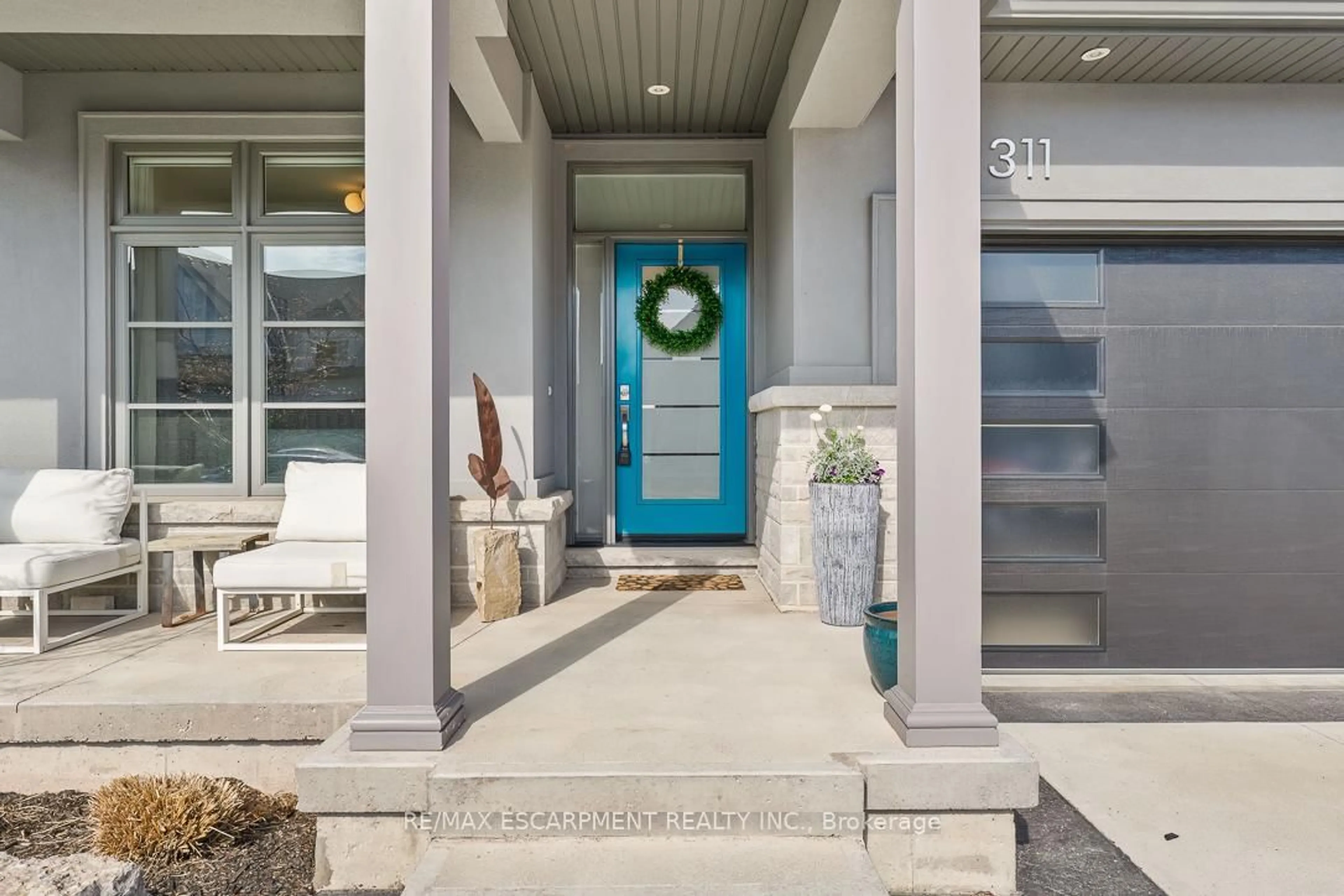 Indoor entryway for 311 Perth Tr, Welland Ontario L3B 0L8