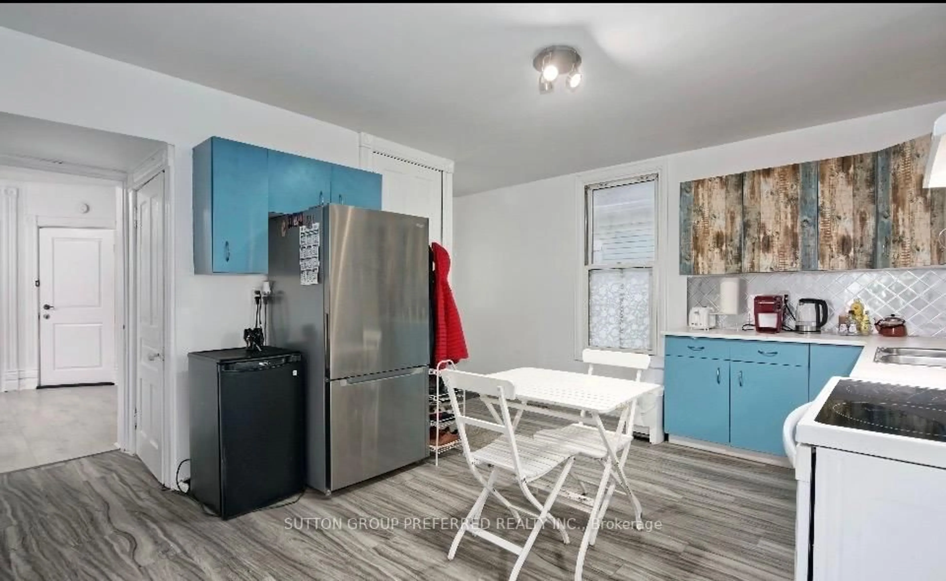 Standard kitchen, unknown for 173 Adelaide St, London East Ontario N6B 3H1