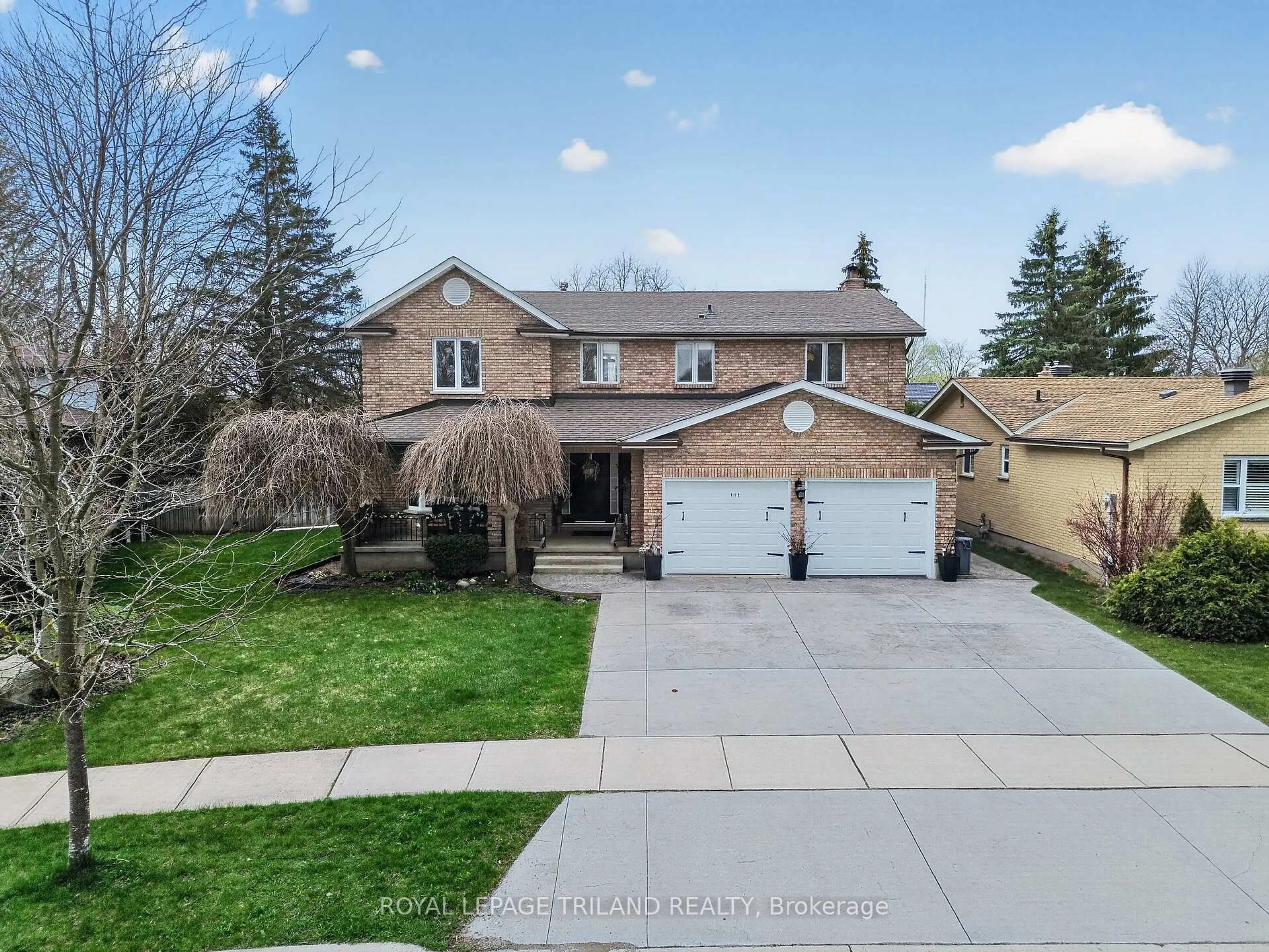 A pic from outside/outdoor area/front of a property/back of a property/a pic from drone, street for 112 Clarendon Cres, London South Ontario N5X 4N4