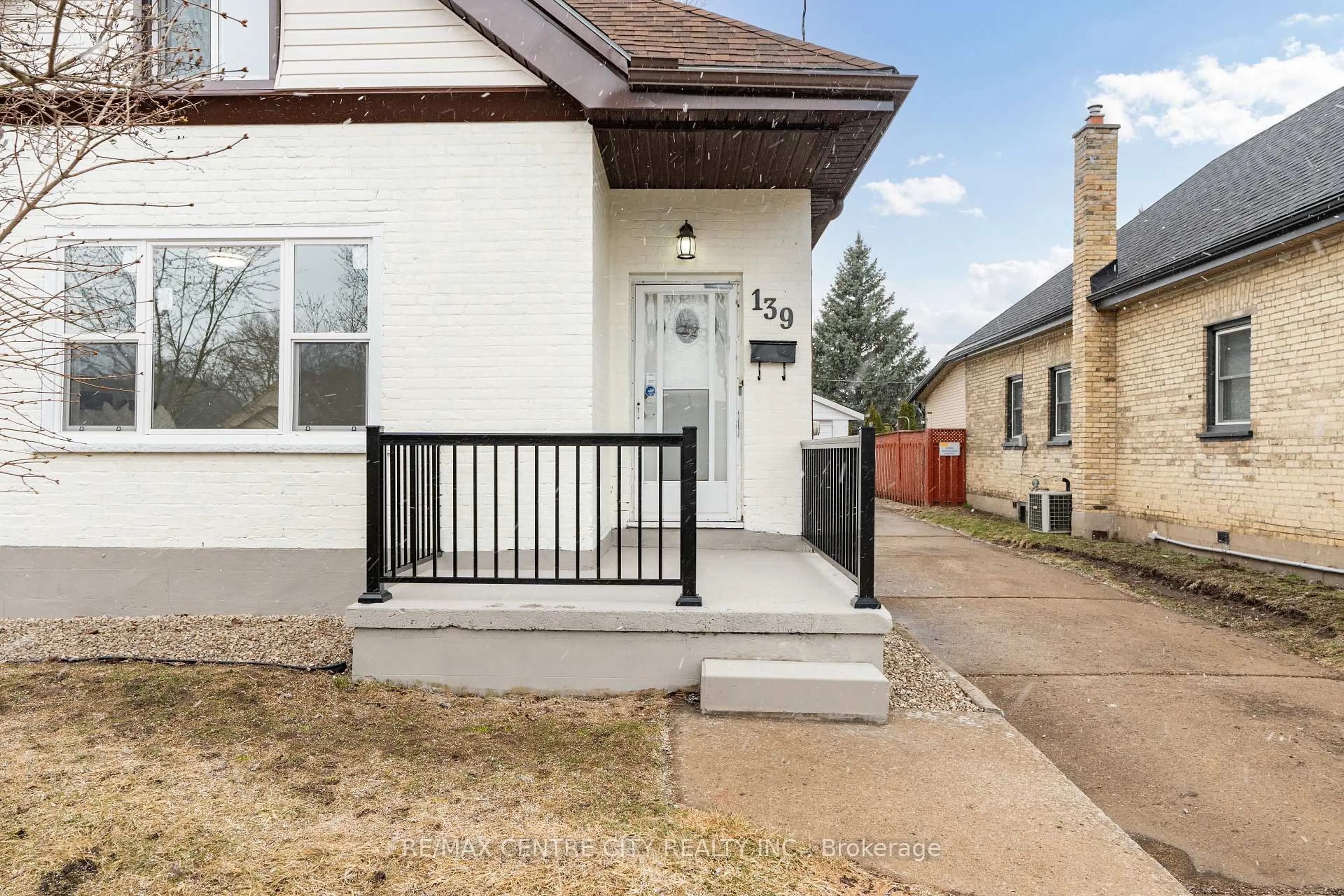 Unknown for 139 Mamelon St, London East Ontario N5Z 1Y2