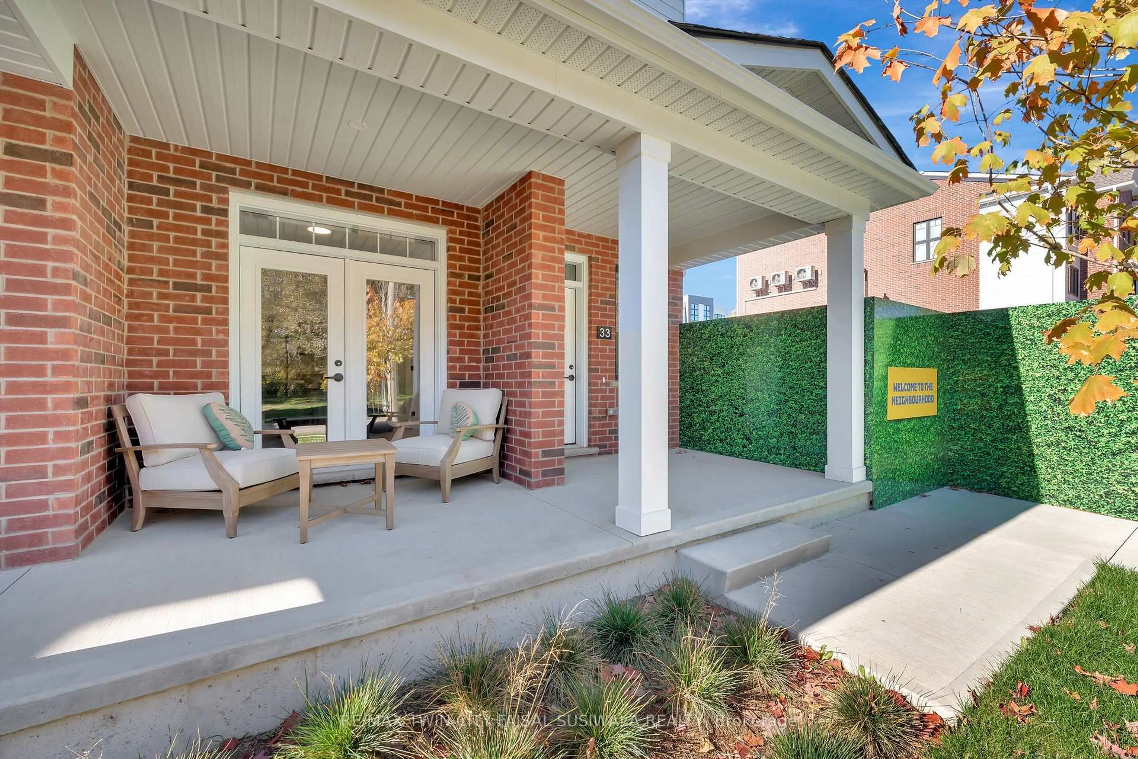 Home with brick exterior material, street for 33 MILL St, Kitchener Ontario N2G 0G6