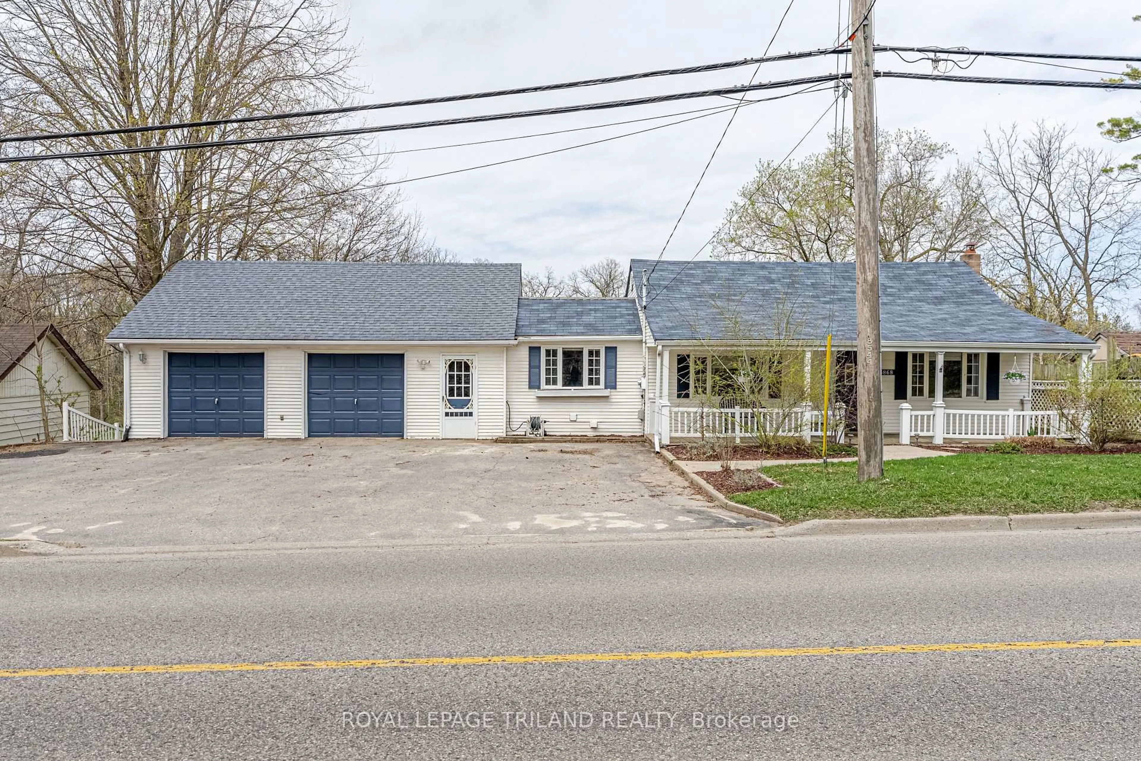 A pic from outside/outdoor area/front of a property/back of a property/a pic from drone, street for 3868 Hamilton Rd, Thames Centre Ontario N0L 1G2