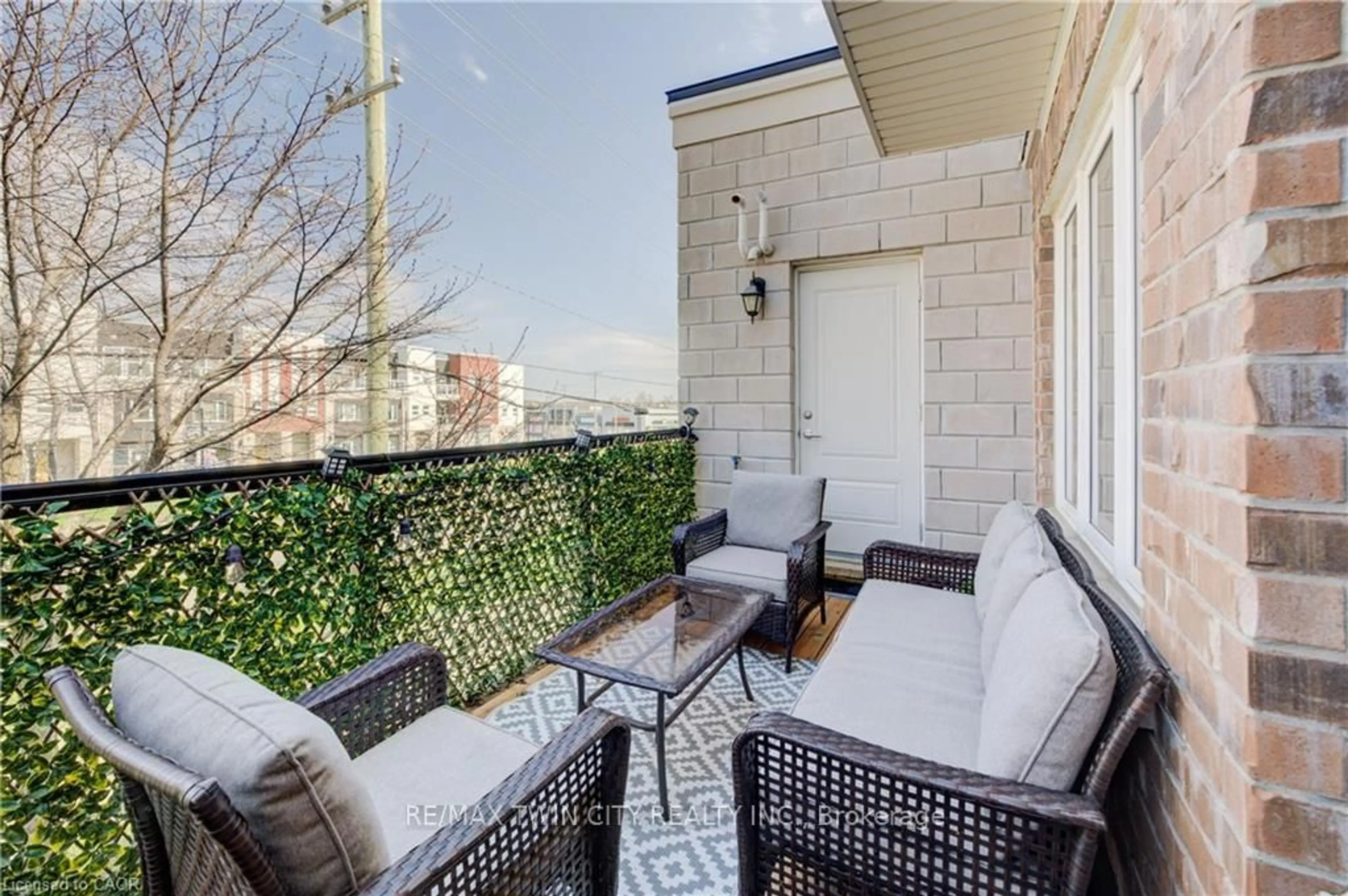 Patio, street for 142 DAYLILY Lane, Kitchener Ontario N2R 0L7