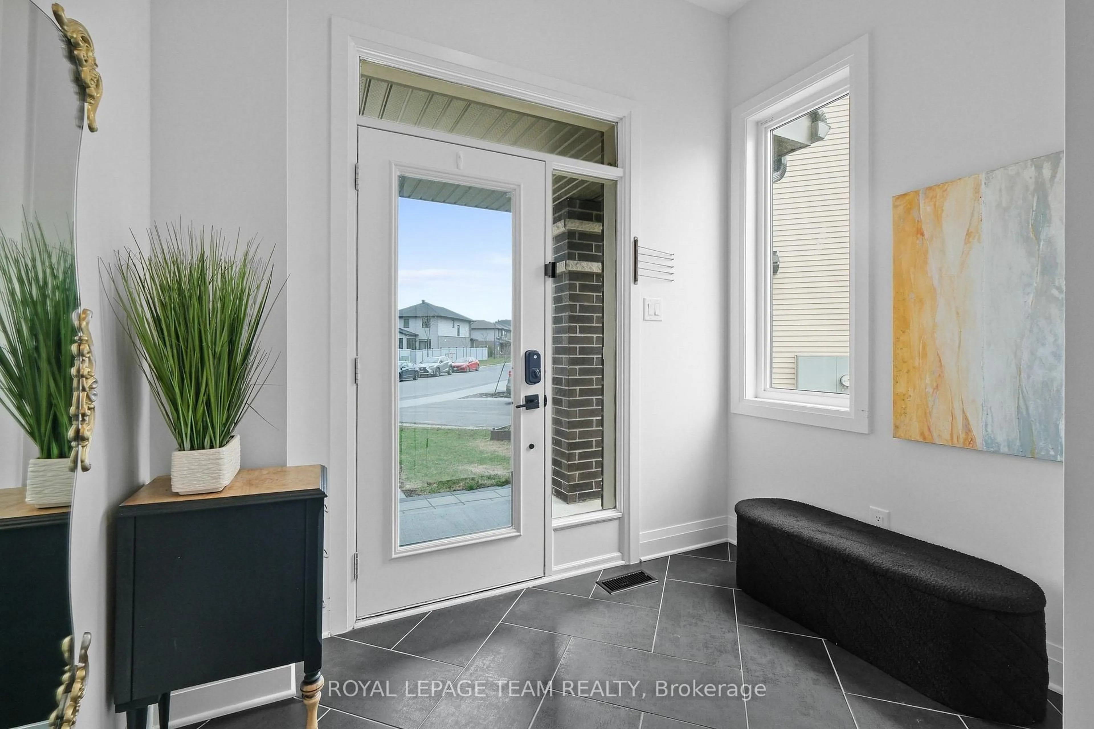 Indoor entryway for 315 Big Dipper St, Ottawa Ontario K4M 0J2