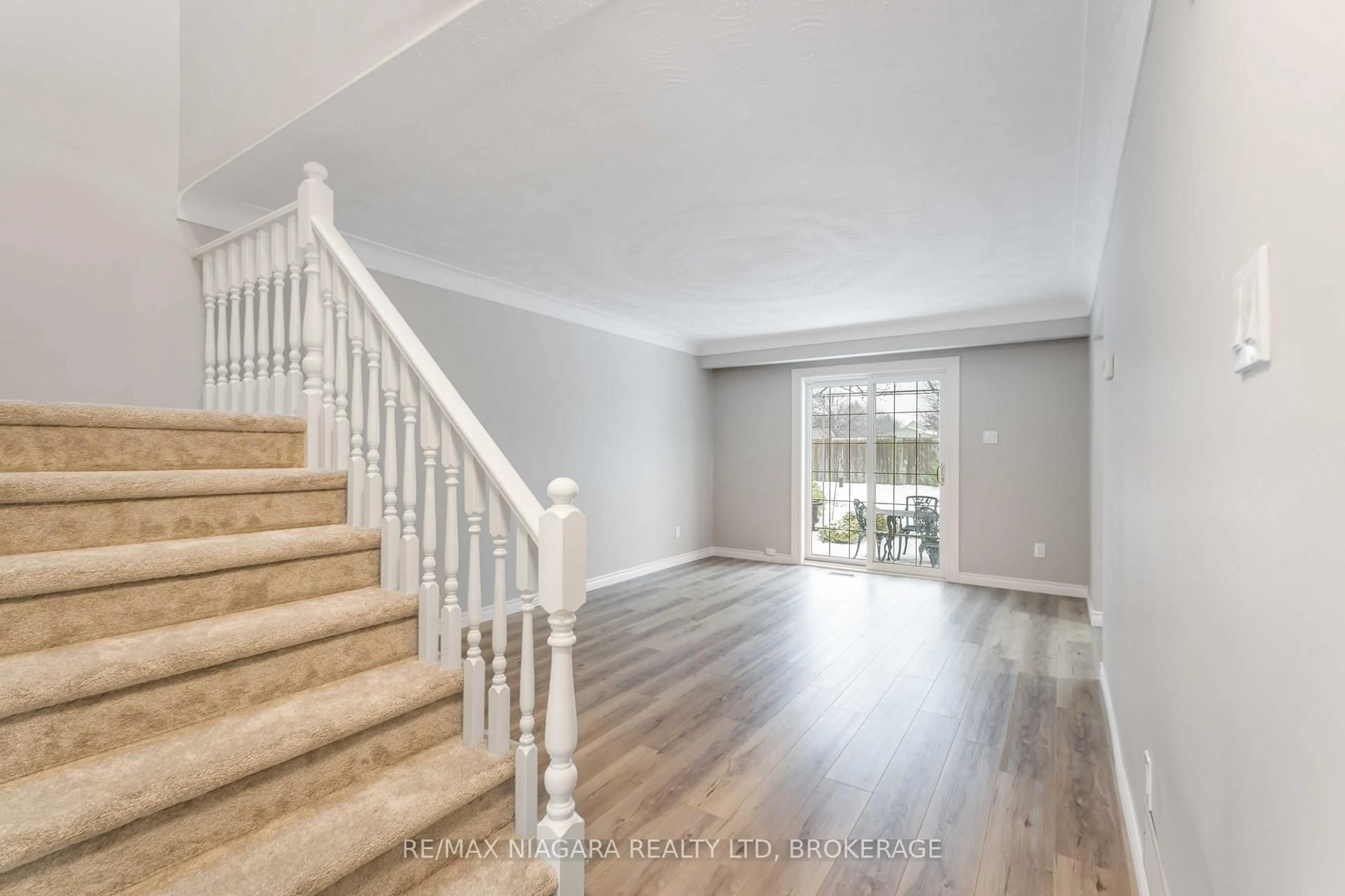 Unknown for 10 Donegel Pl, Hamilton Ontario L9A 4Z6