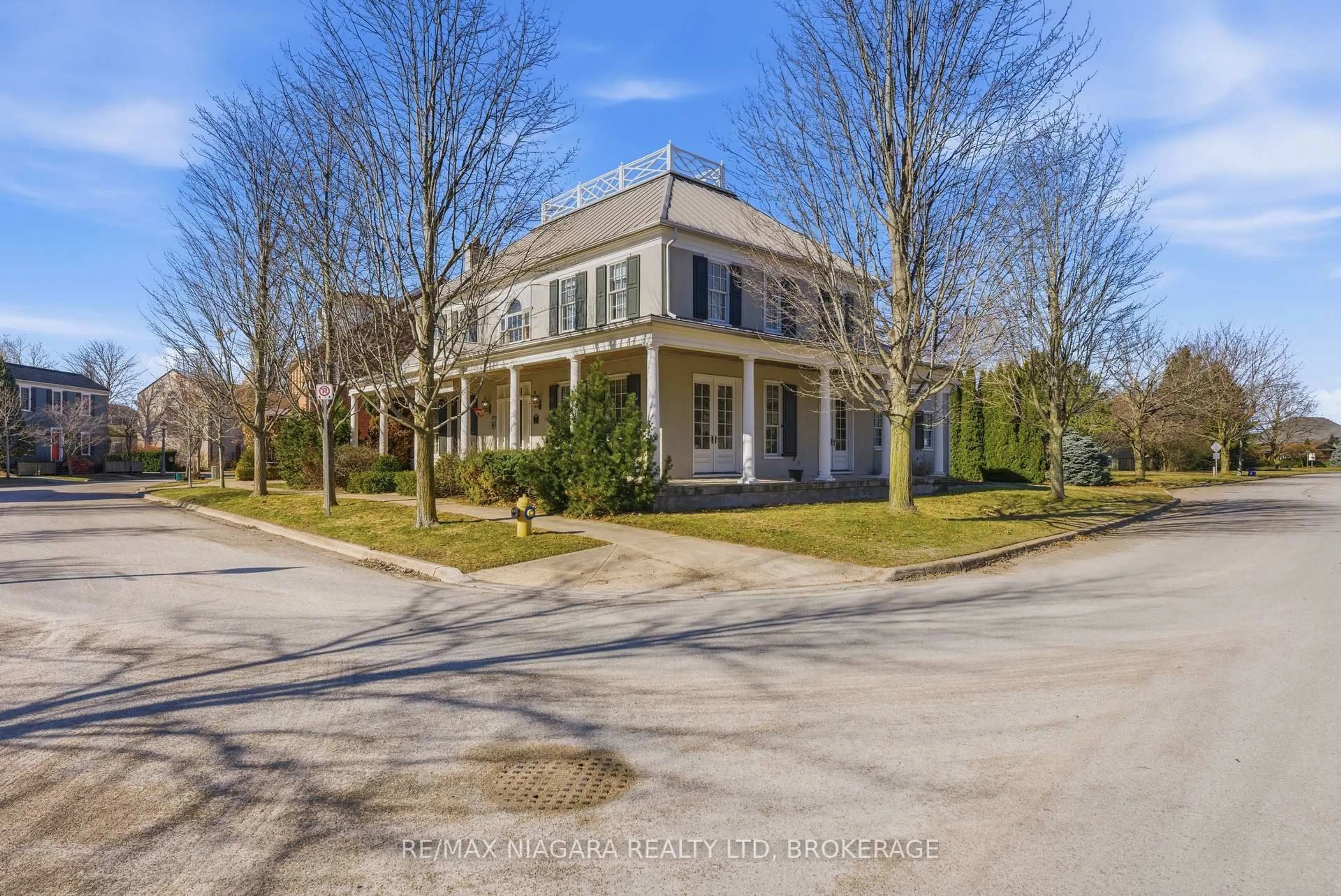 A pic from outside/outdoor area/front of a property/back of a property/a pic from drone, street for 2 SAMUEL St, Niagara-on-the-Lake Ontario L0S 1J0