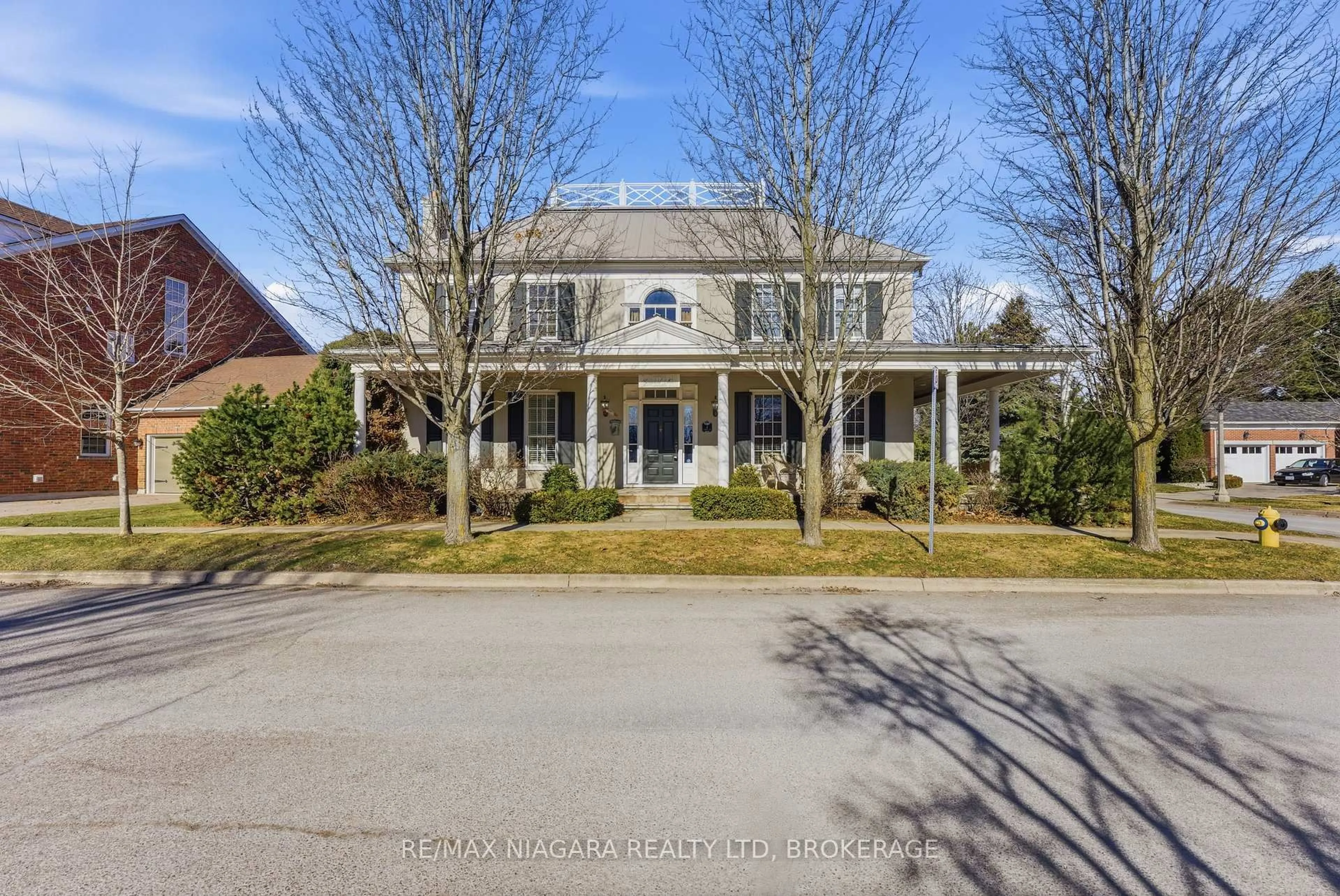 A pic from outside/outdoor area/front of a property/back of a property/a pic from drone, street for 2 SAMUEL St, Niagara-on-the-Lake Ontario L0S 1J0