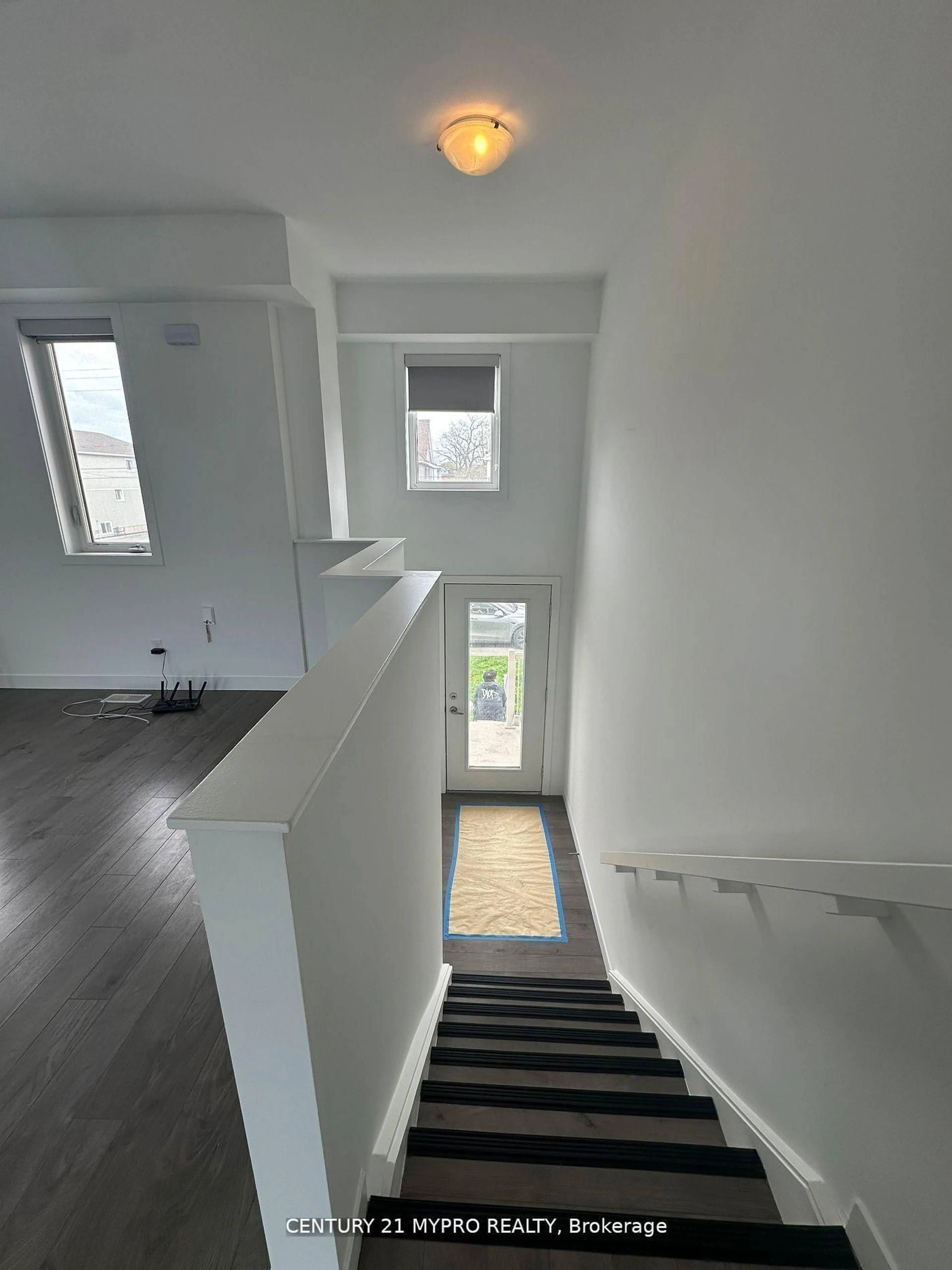Stairs for 27 DENISTOUN St, Welland Ontario L3C 0H6