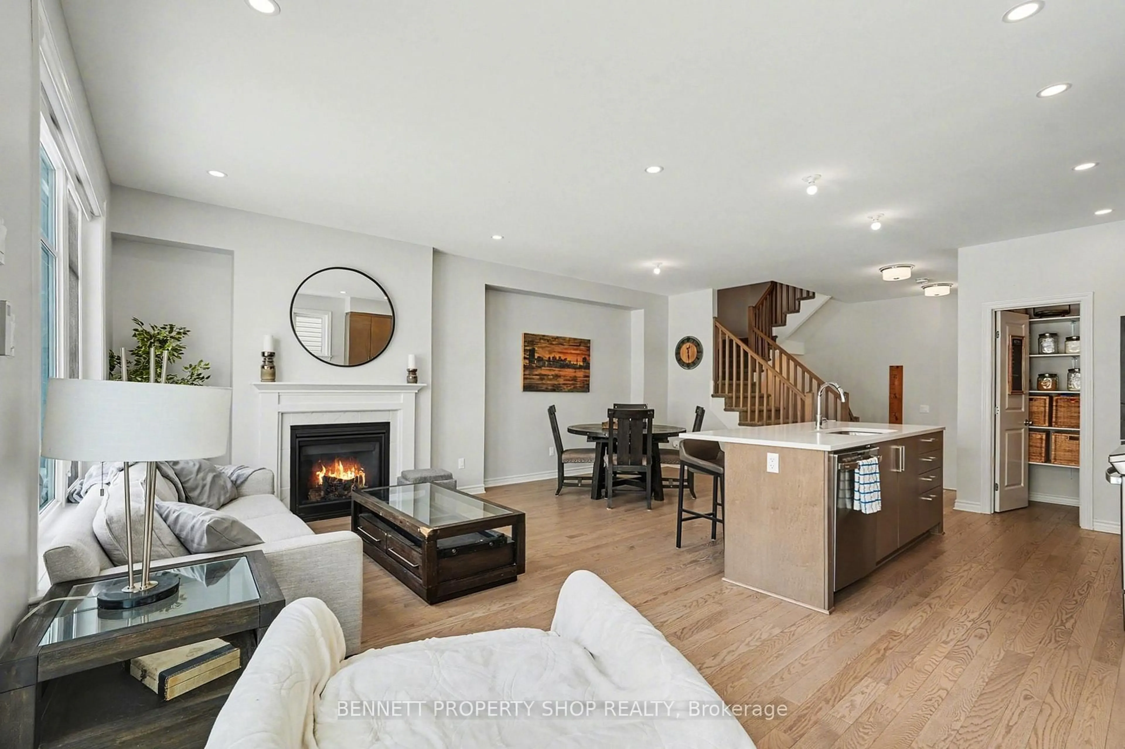 Unknown for 551 Cardamom Terr, Ottawa Ontario K2S 2X7