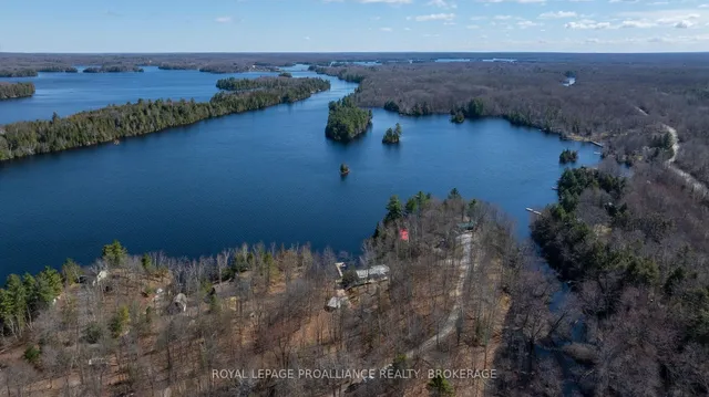 1077 Country Lane, Sharbot Lake 2