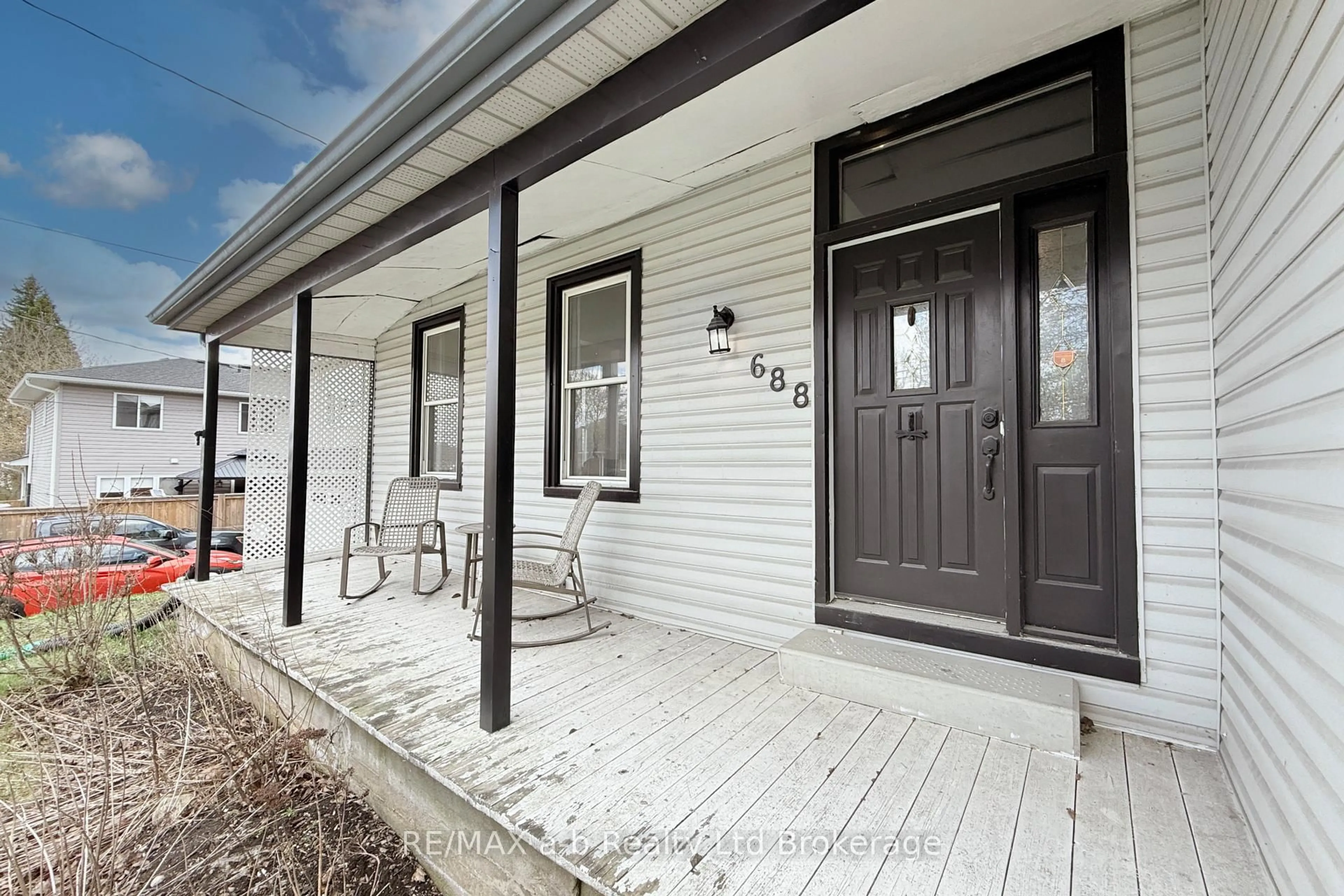 Unknown for 688 Henry St, Woodstock Ontario N4S 1Y3