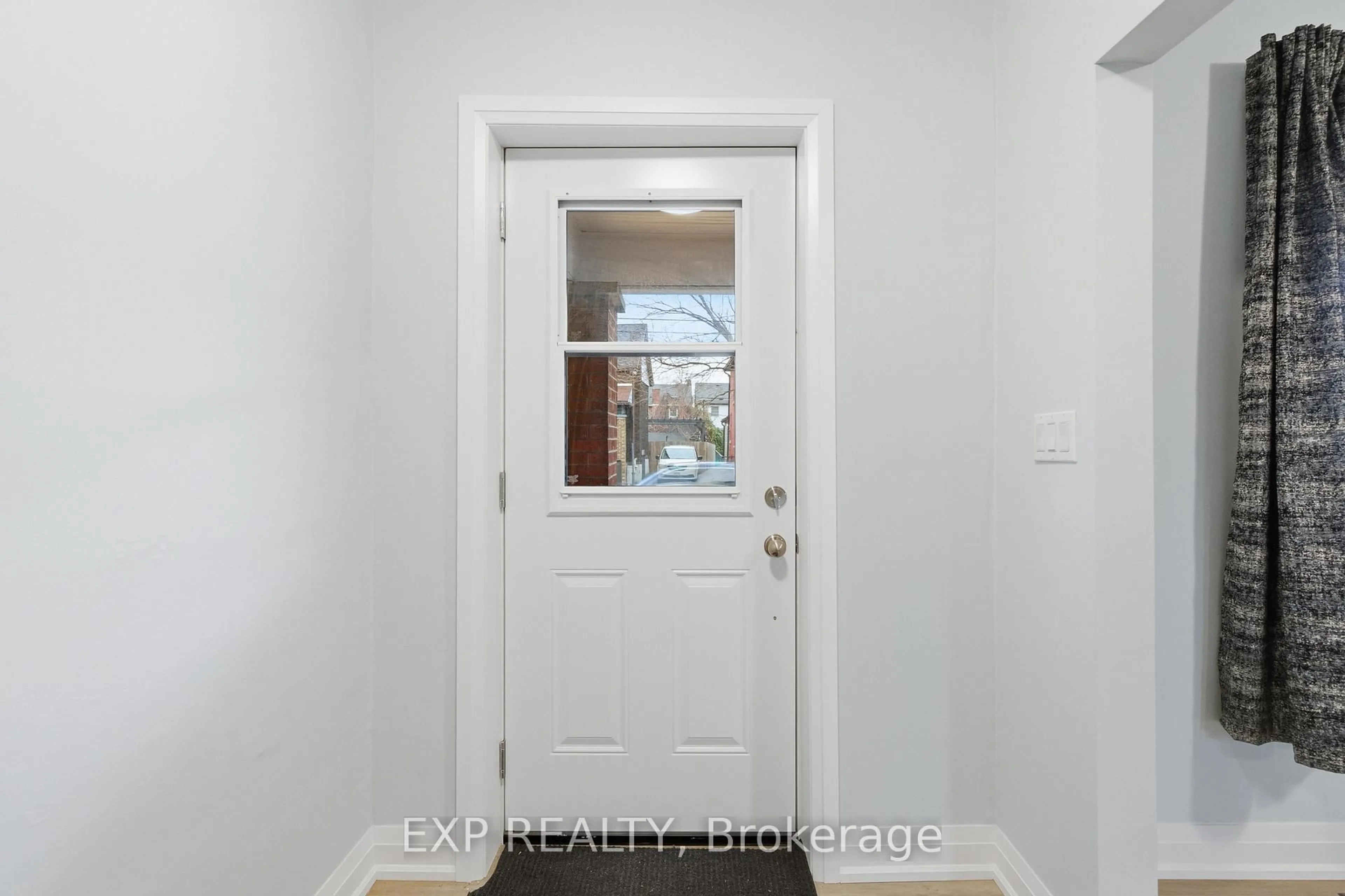 Indoor entryway for 149 Lottridge St, Hamilton Ontario L8L 6V5