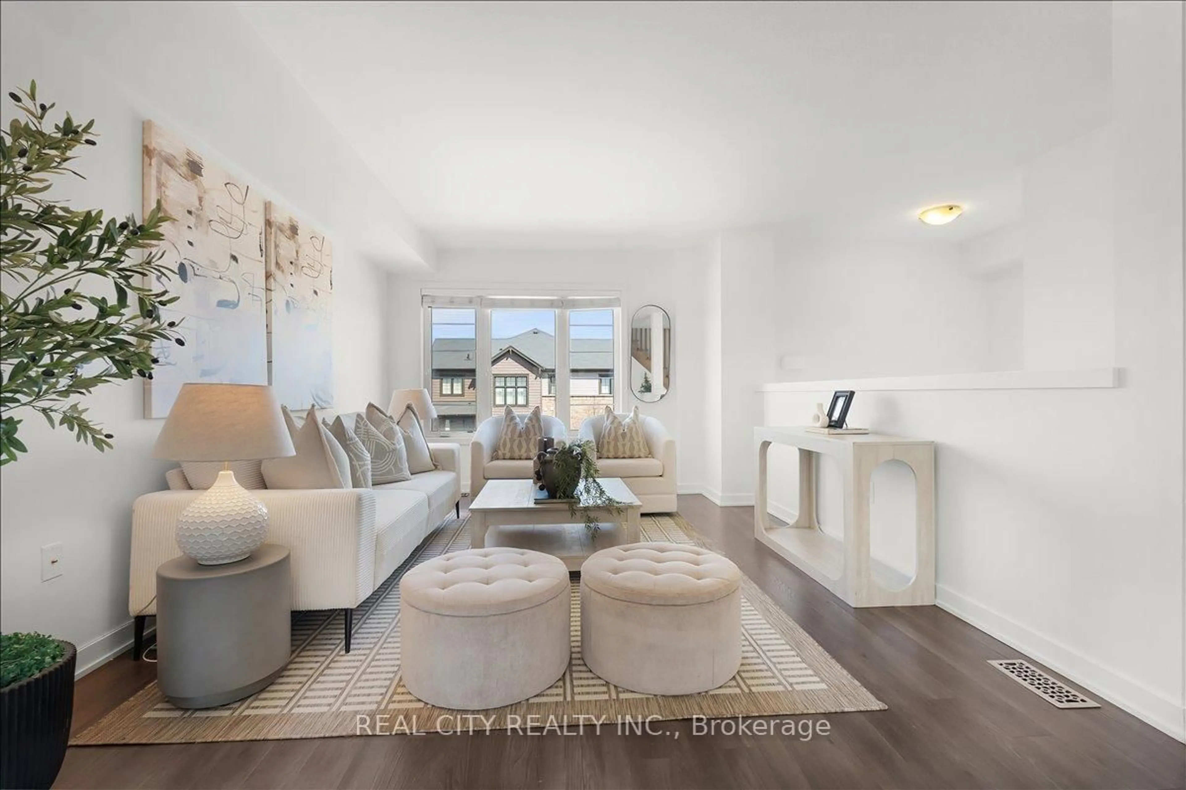 Living room with furniture, unknown for 26 Crafter Cres, Hamilton Ontario L8J 2V5