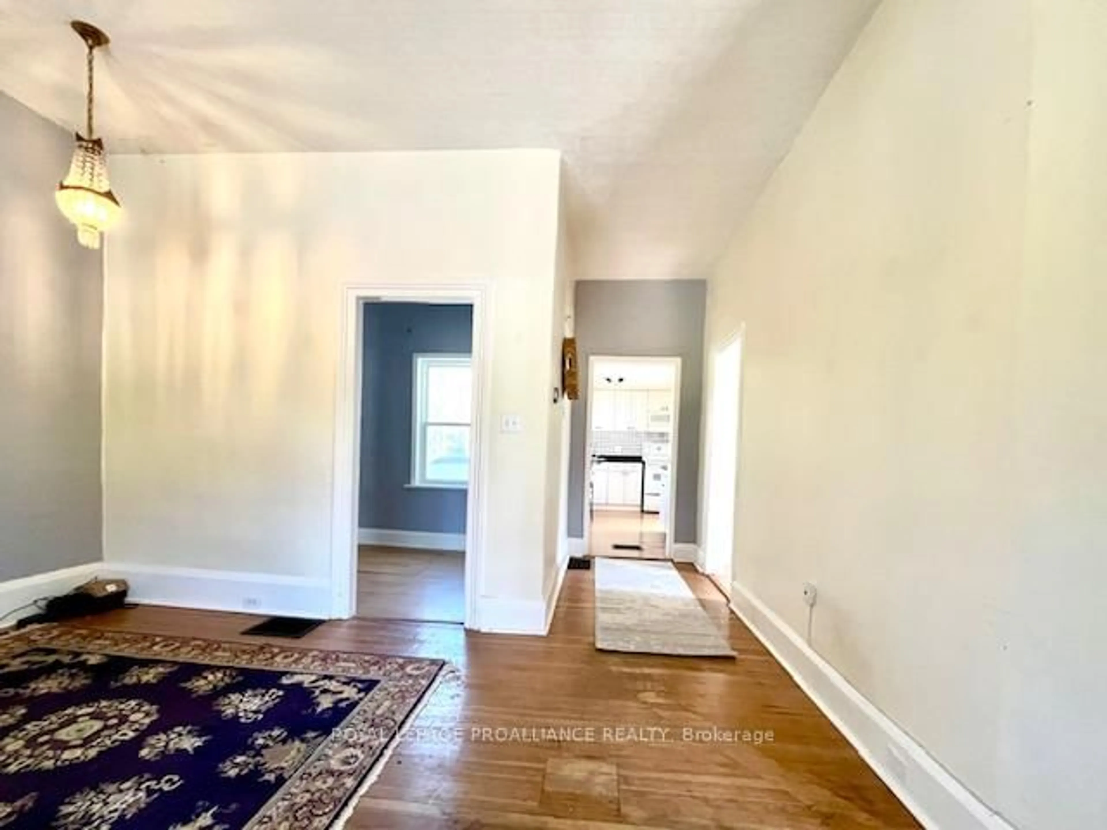 Indoor entryway for 85 Bruton St, Port Hope Ontario L1A 1V1
