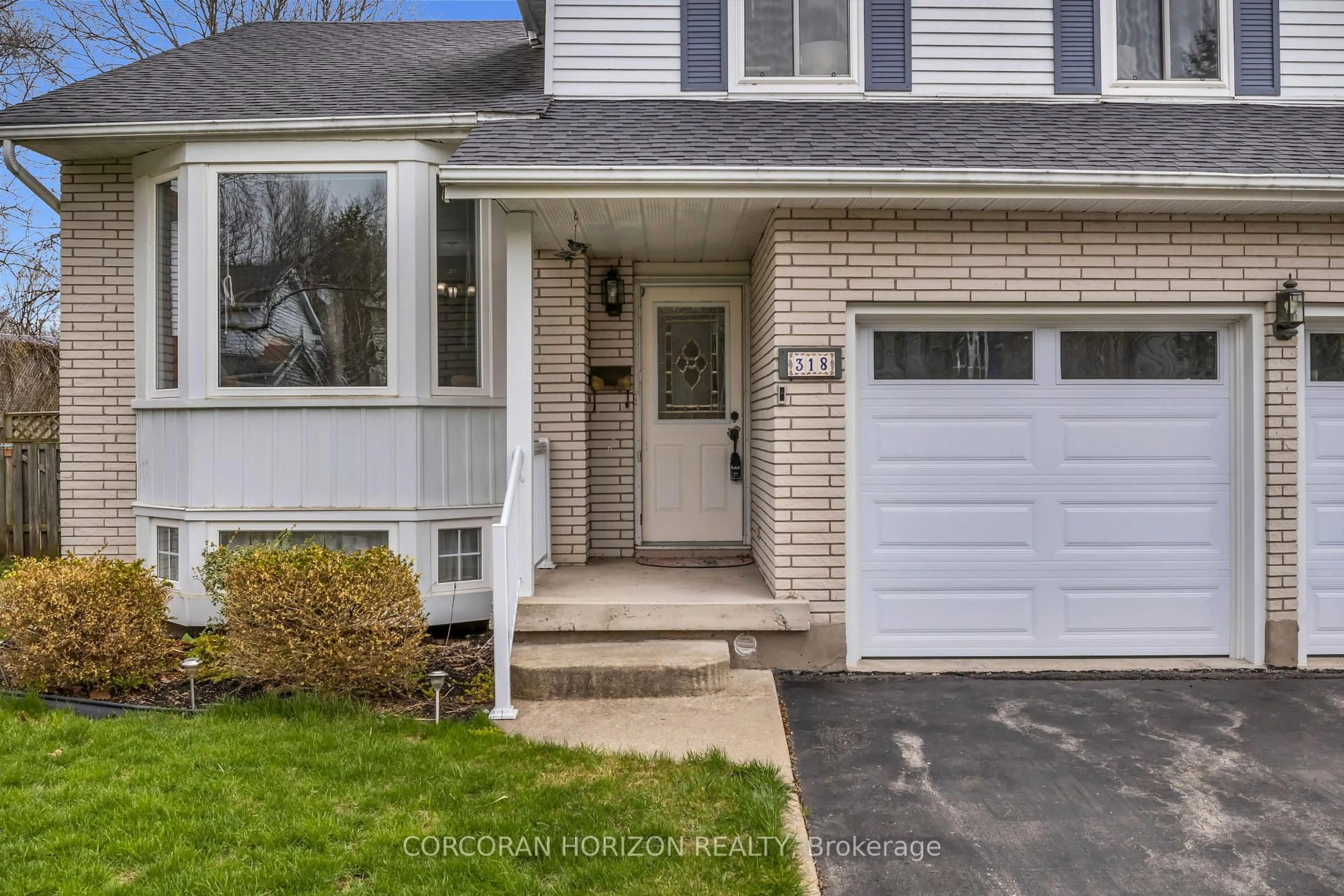 Unknown for 318 Burnett Ave, Cambridge Ontario N1T 1G6