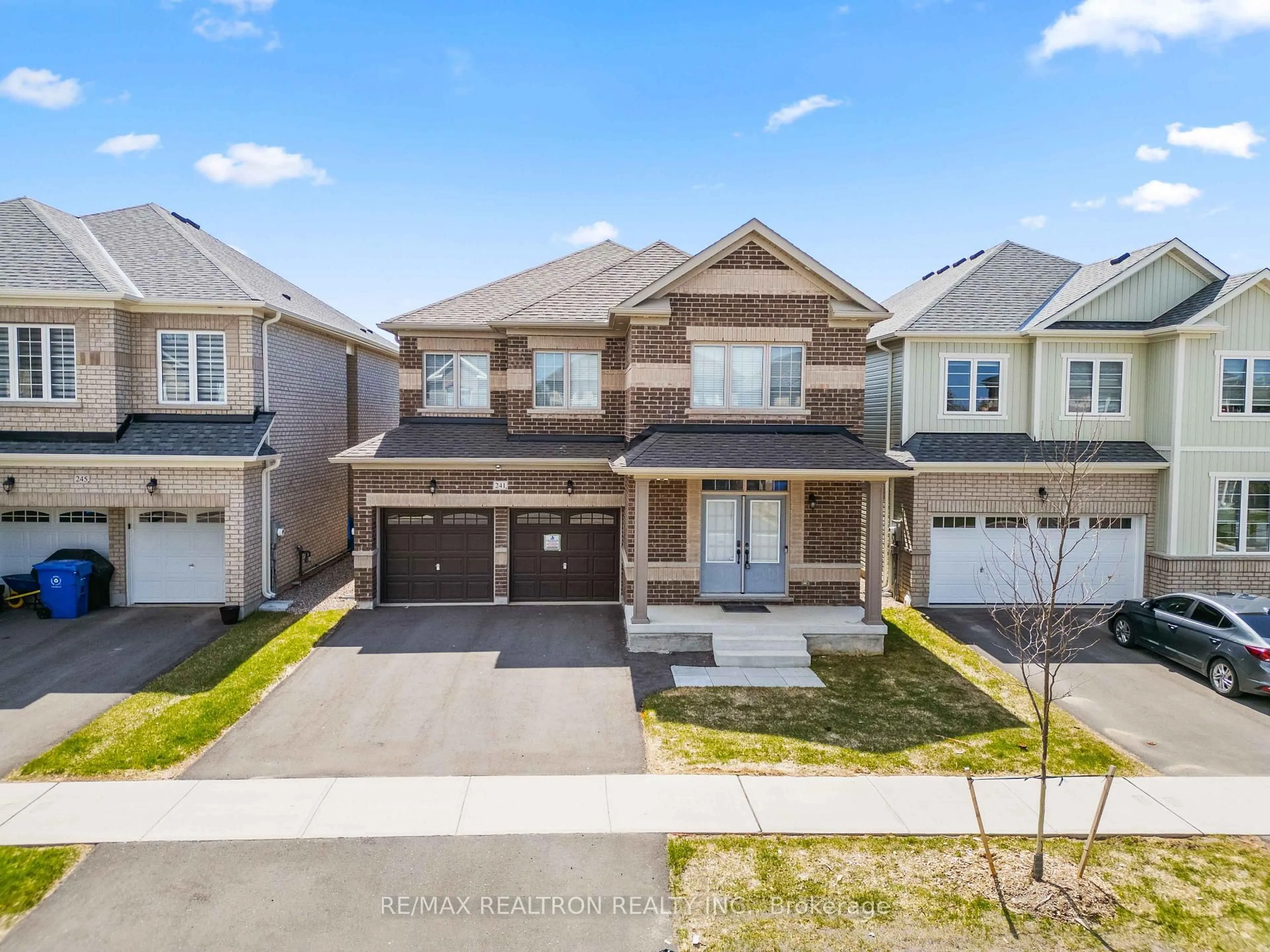 A pic from outside/outdoor area/front of a property/back of a property/a pic from drone, street for 241 Chippewa Ave, Shelburne Ontario L9V 3Y3