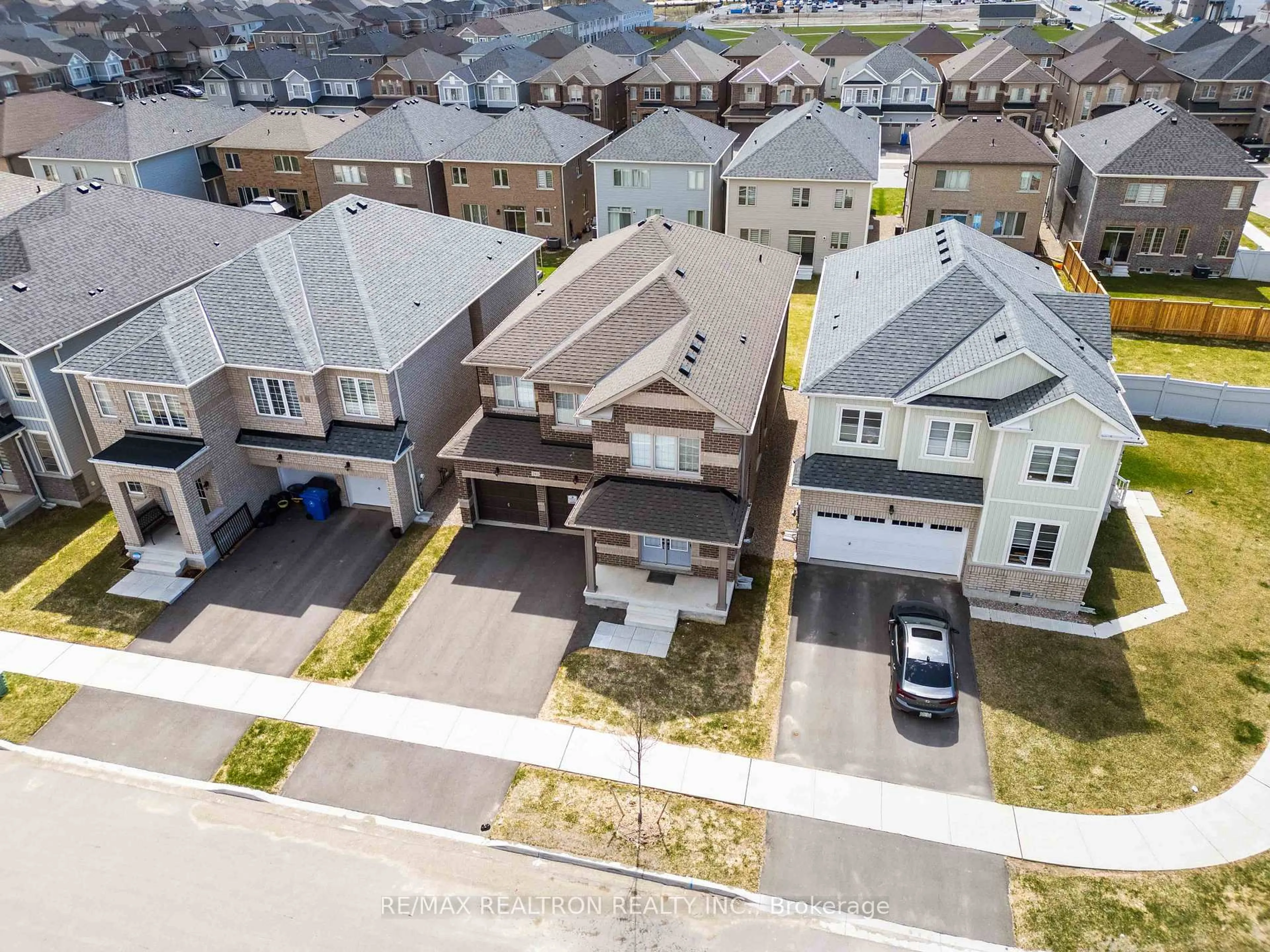 A pic from outside/outdoor area/front of a property/back of a property/a pic from drone, street for 241 Chippewa Ave, Shelburne Ontario L9V 3Y3
