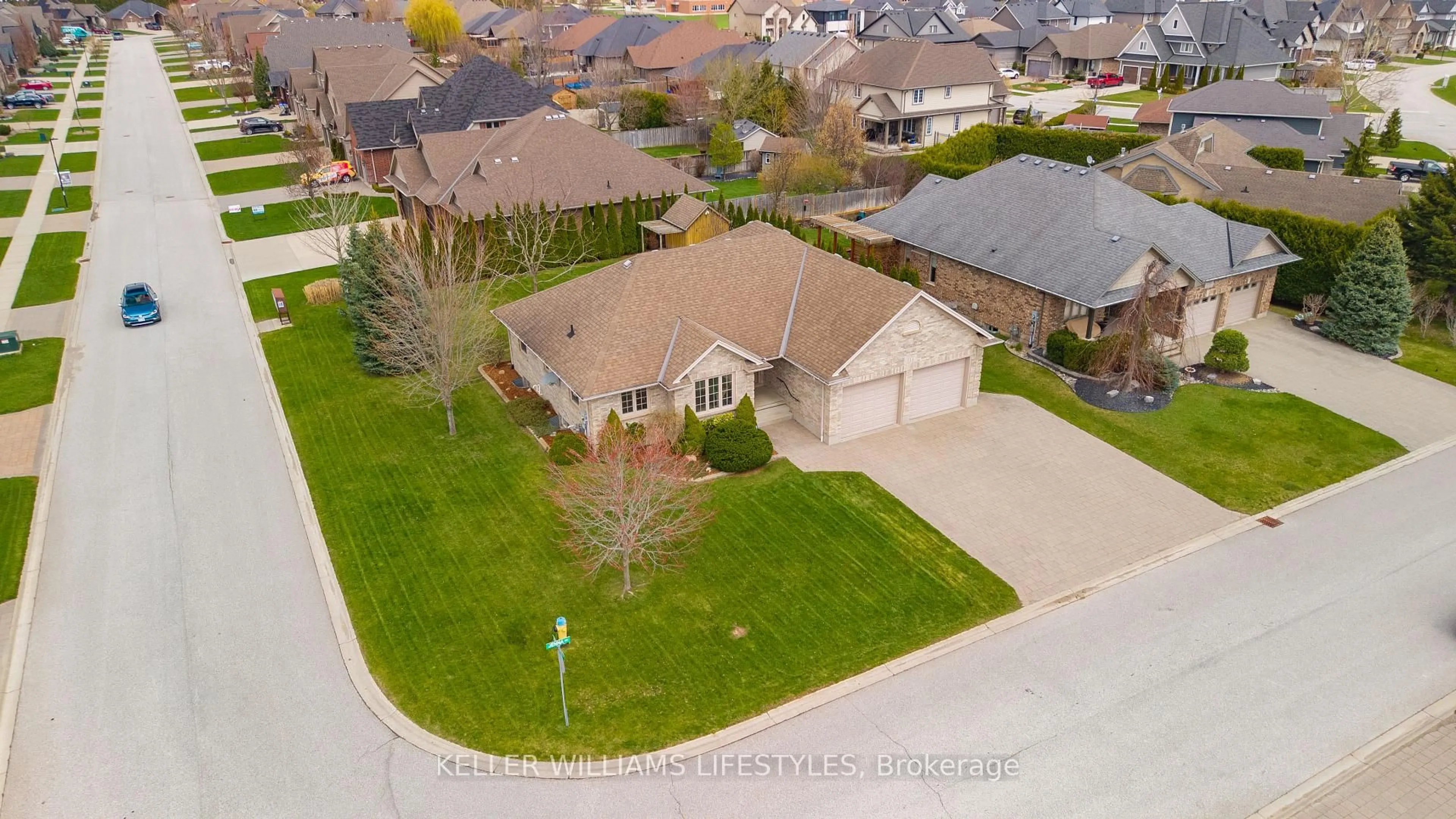 A pic from outside/outdoor area/front of a property/back of a property/a pic from drone, street for 111 Jenna Dr, Strathroy-Caradoc Ontario N7G 0B2