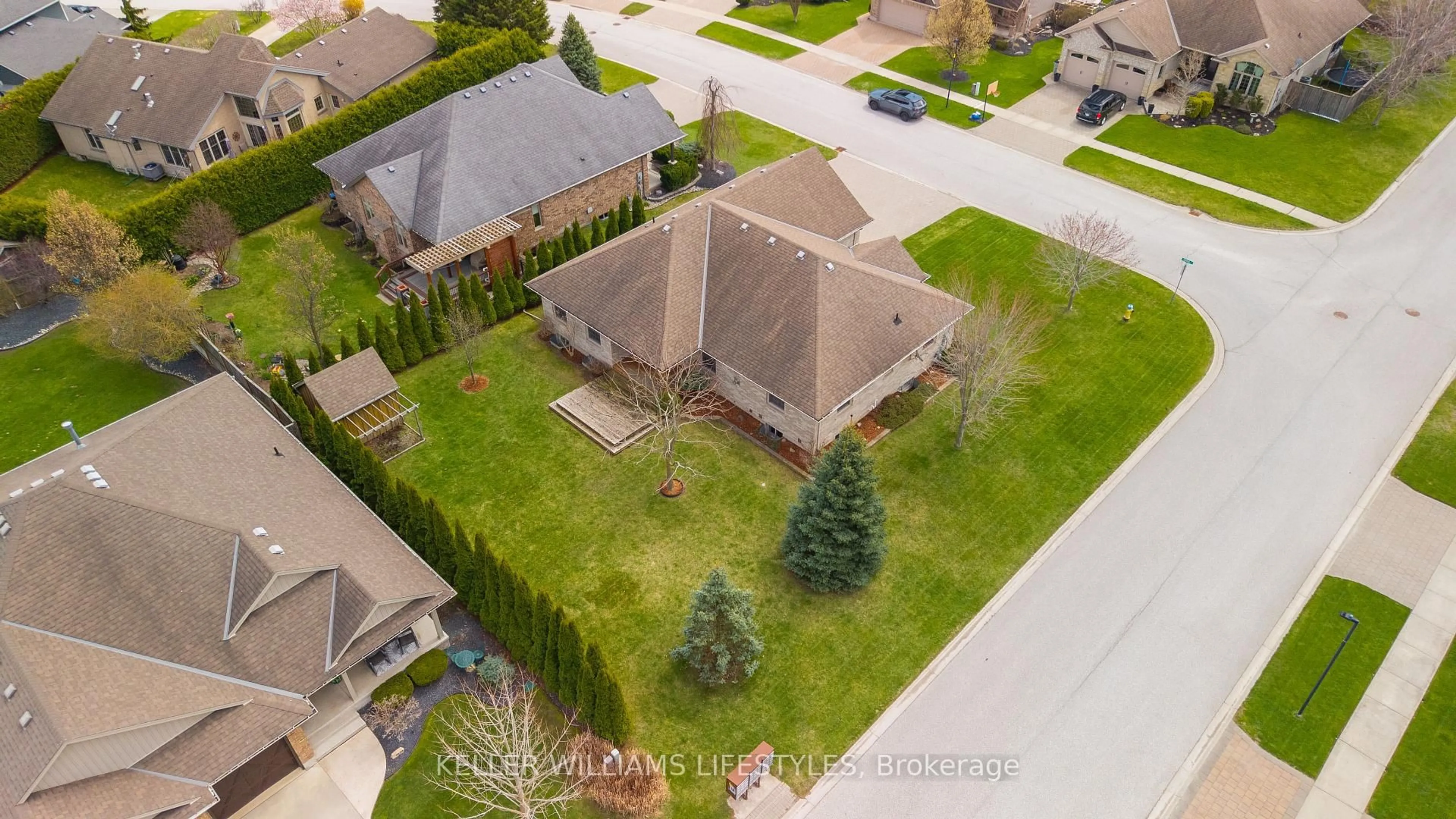 A pic from outside/outdoor area/front of a property/back of a property/a pic from drone, street for 111 Jenna Dr, Strathroy-Caradoc Ontario N7G 0B2
