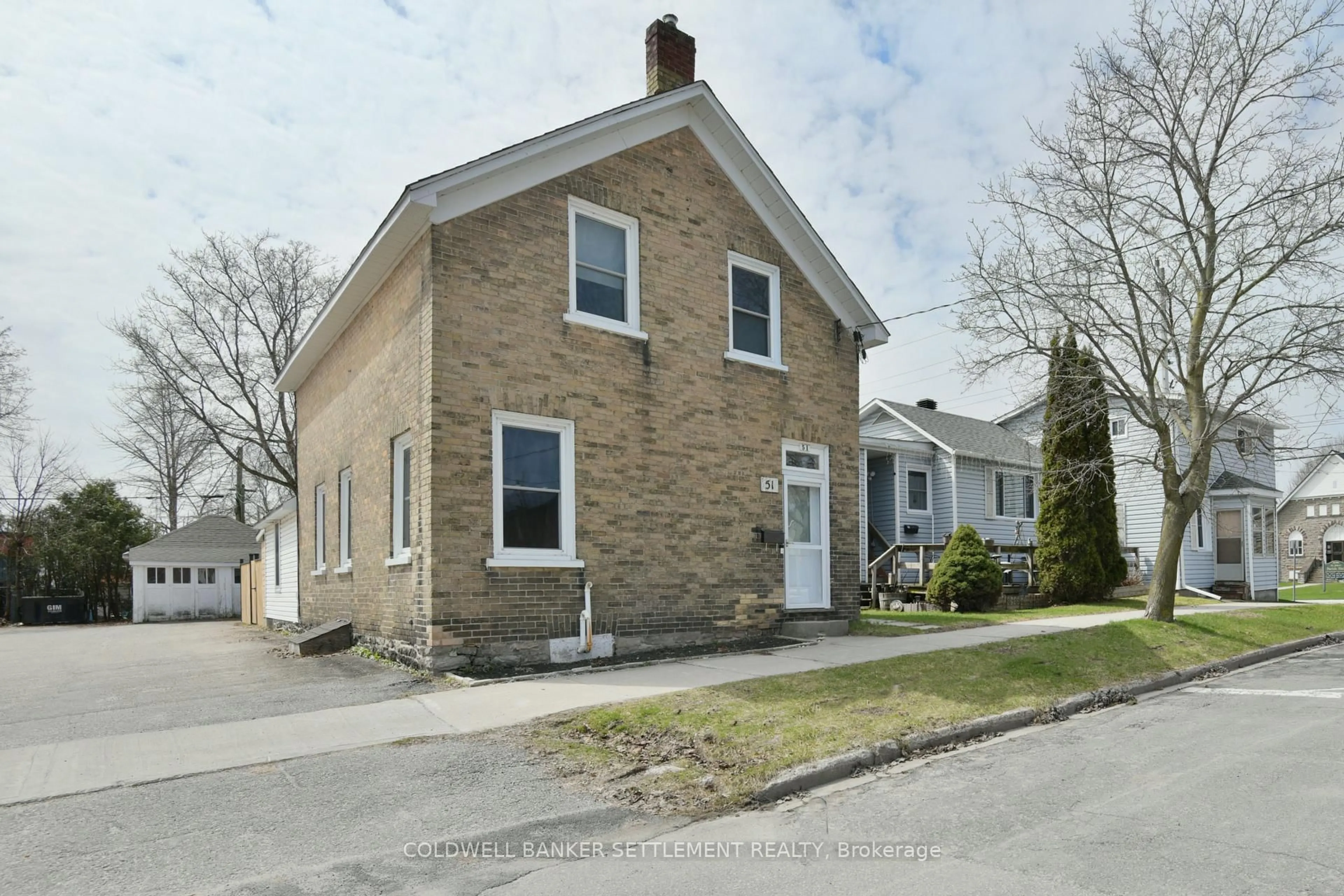 Unknown for 51 Main St, Smiths Falls Ontario K7A 1M7