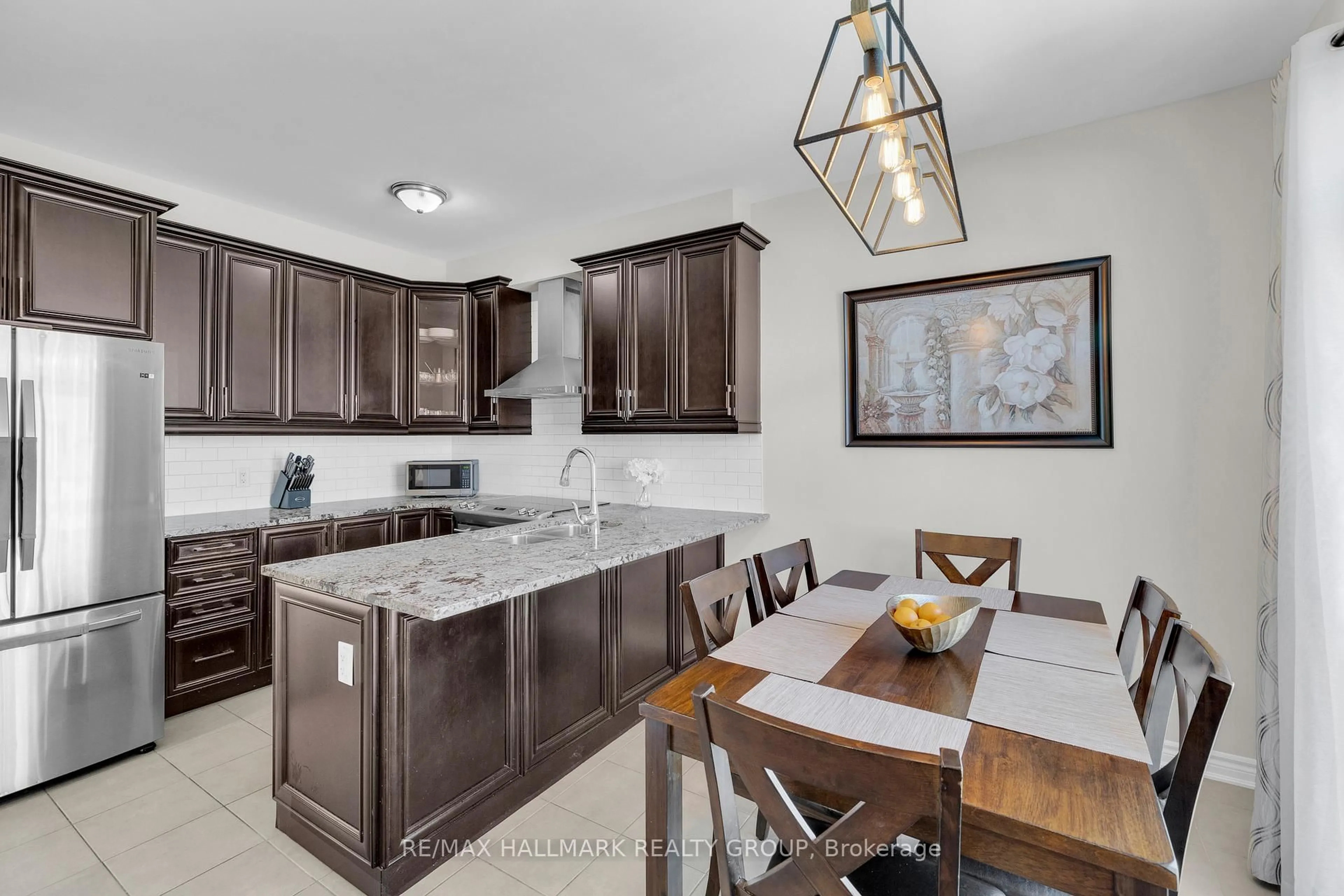 Open concept kitchen, ceramic/tile floor for 229 Meadowbreeze Dr, Ottawa Ontario K2M 3A6