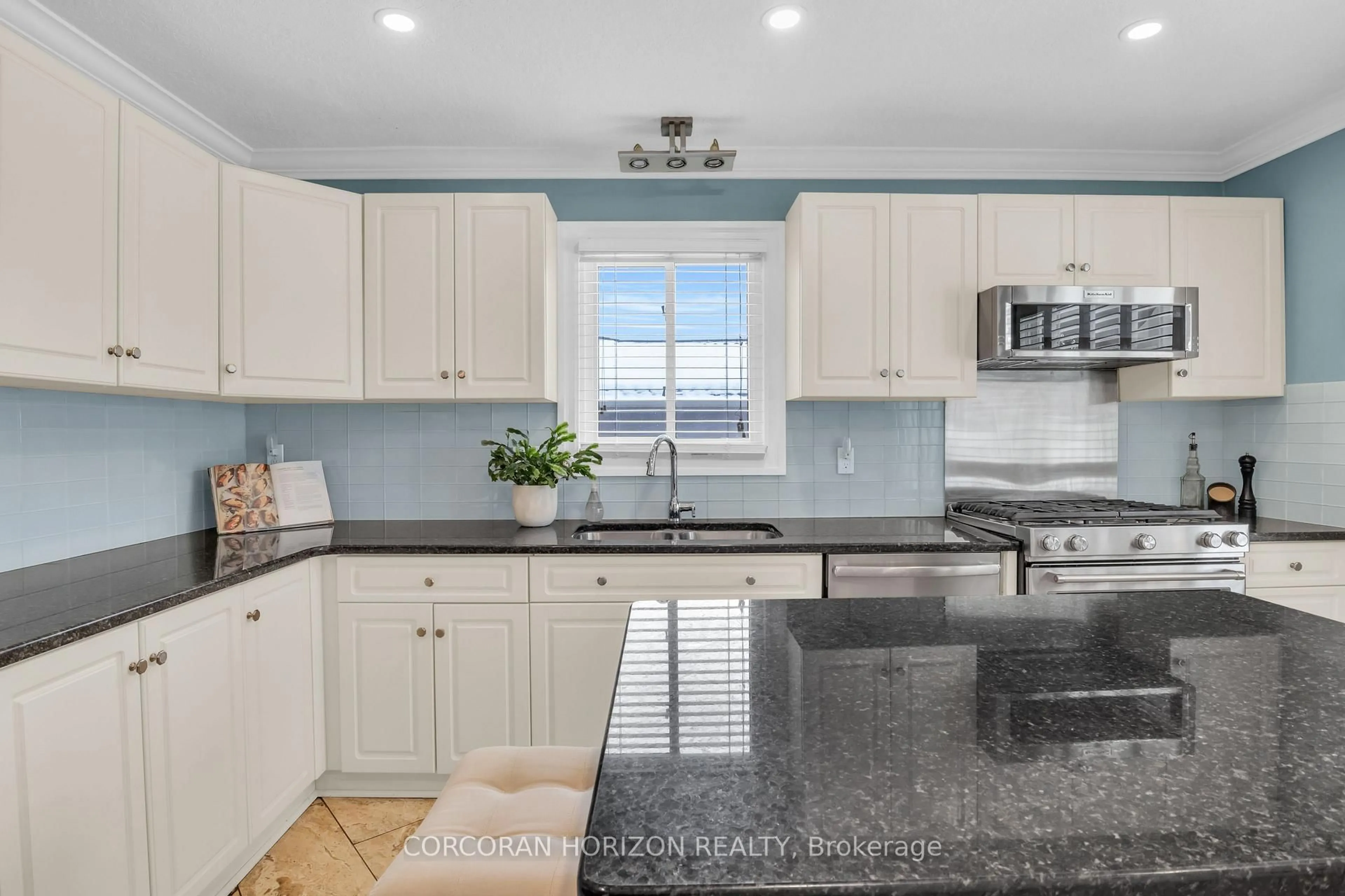 Open concept kitchen, ceramic/tile floor for 197 Autumn Hill Cres, Kitchener Ontario N2N 1K9