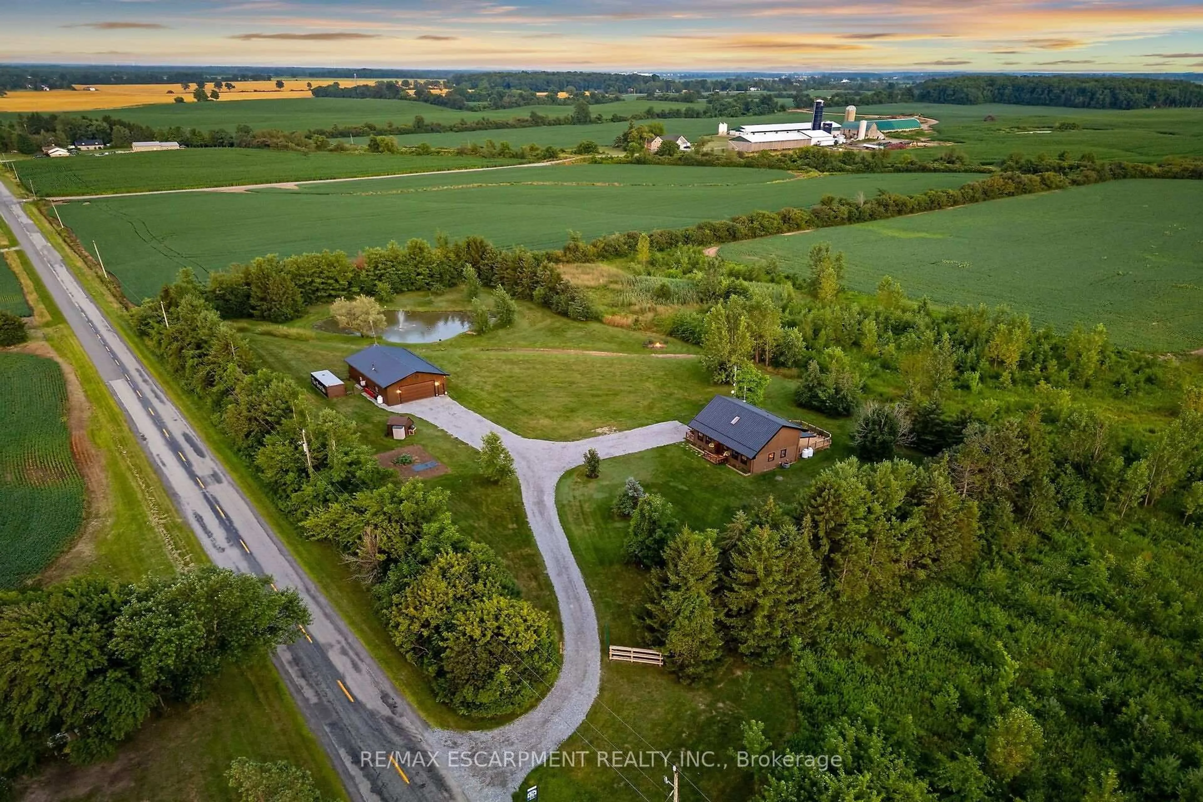 A pic from outside/outdoor area/front of a property/back of a property/a pic from drone, unknown for 526 2nd Line, Haldimand Ontario N0A 1H0