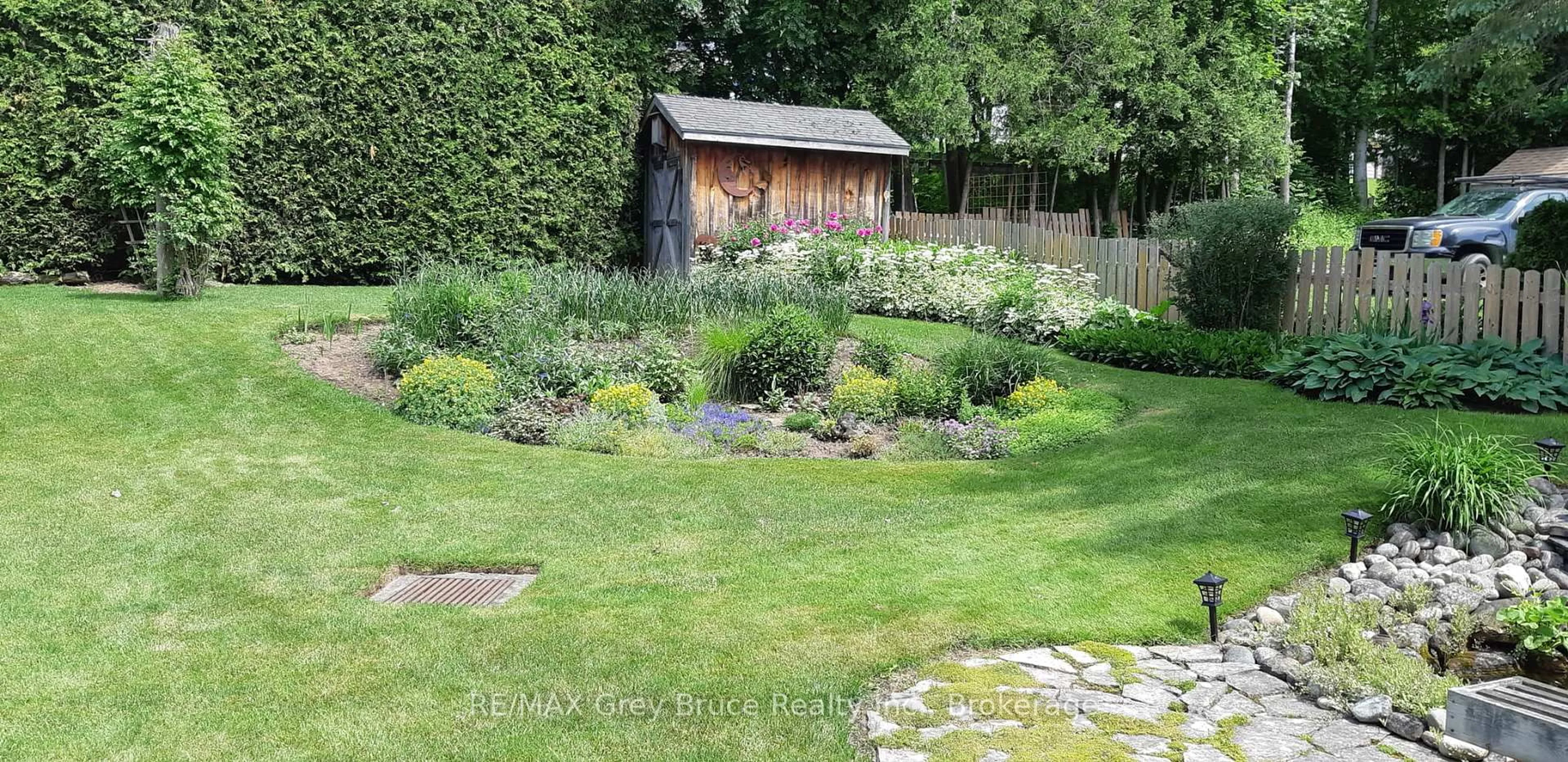 Shed for 331 8th Ave, Owen Sound Ontario N4K 3A3