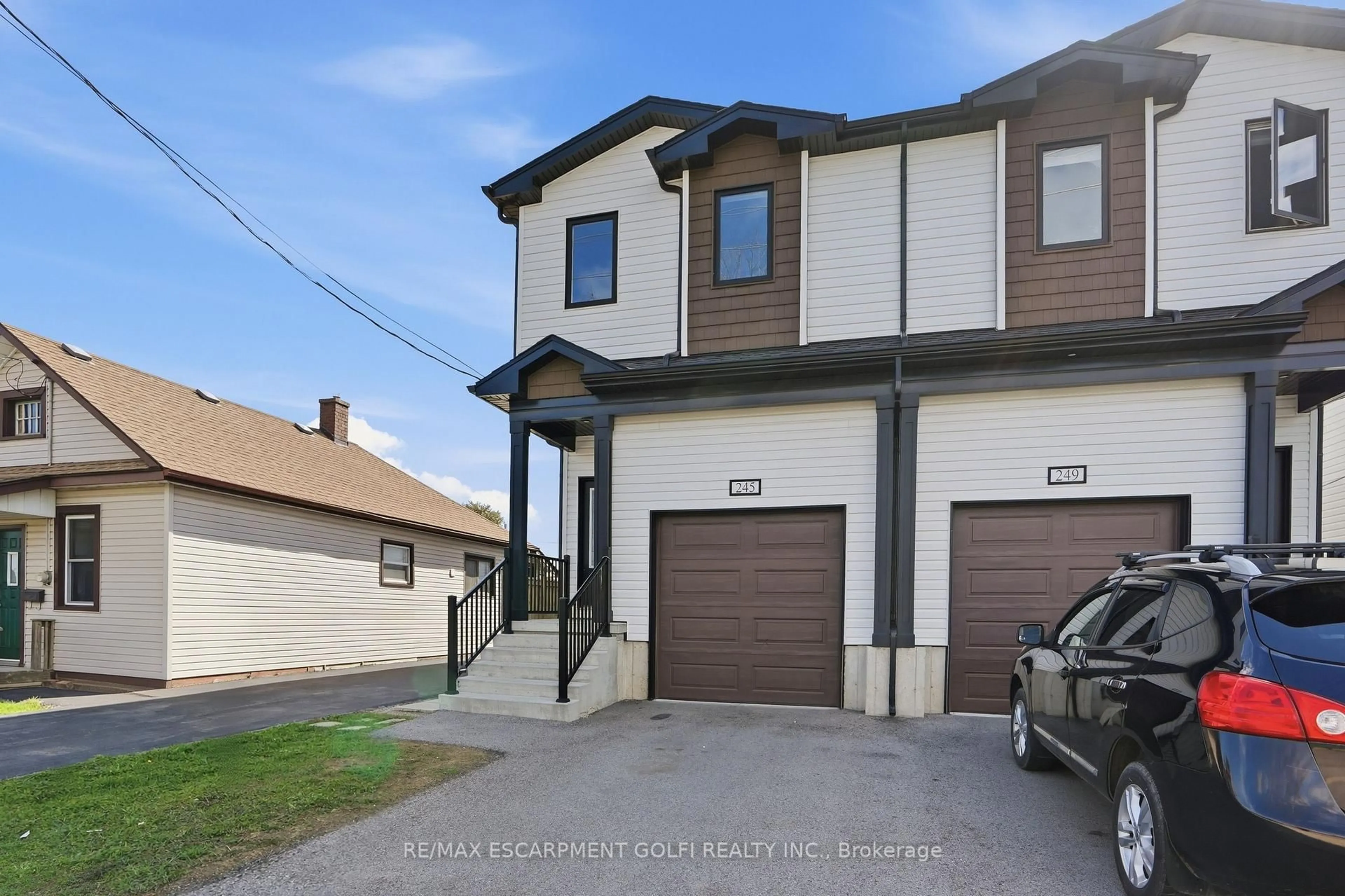 Unknown for 245 Dain Ave, Welland Ontario L3B 3E7