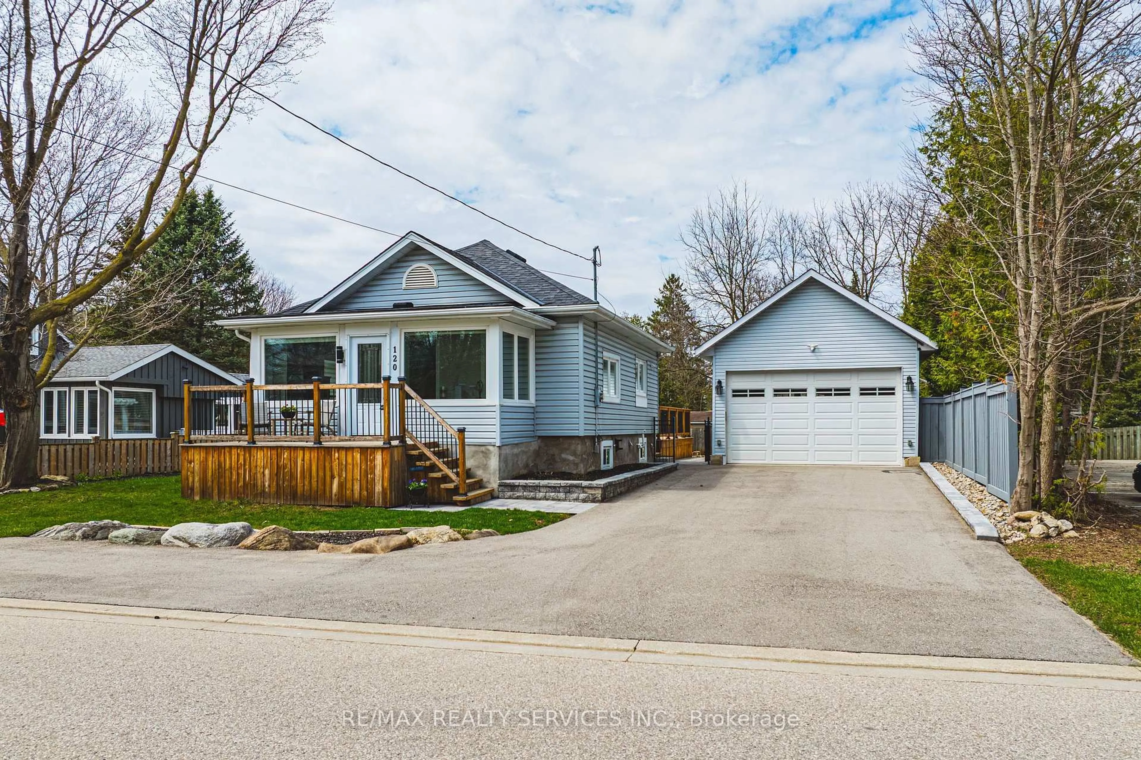 Home with vinyl exterior material, street for 120 Division St, Guelph/Eramosa Ontario N0B 2K0