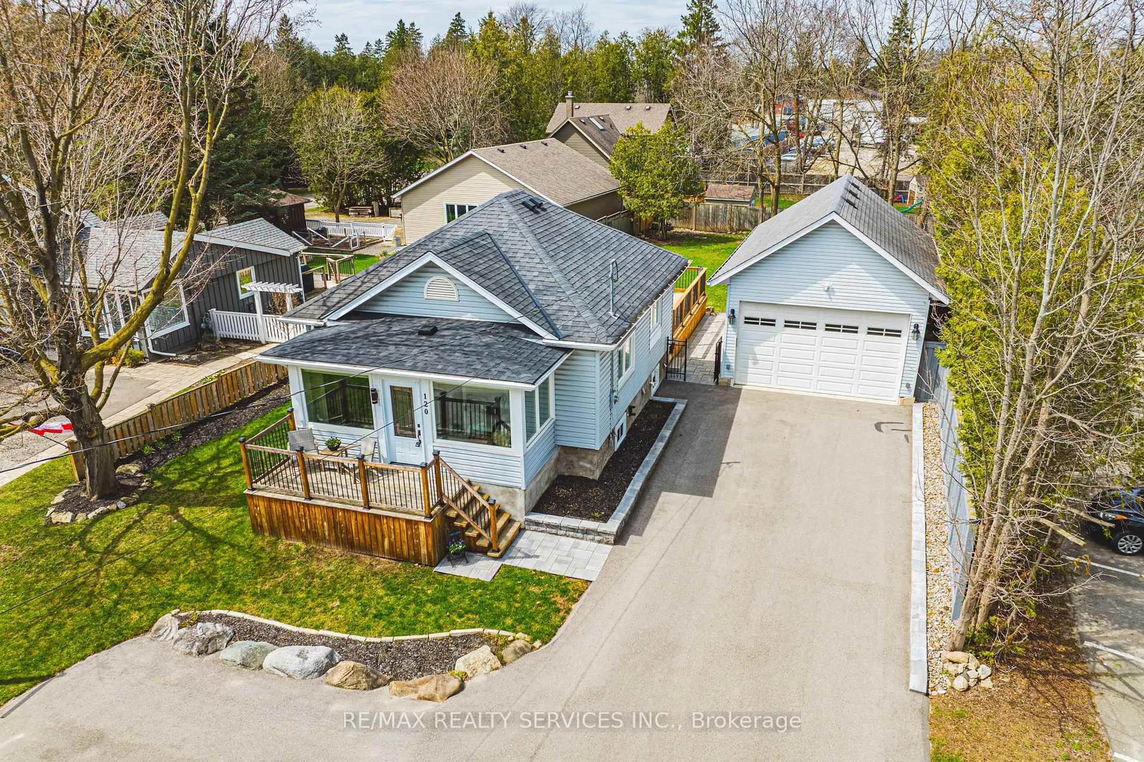 A pic from outside/outdoor area/front of a property/back of a property/a pic from drone, street for 120 Division St, Guelph/Eramosa Ontario N0B 2K0