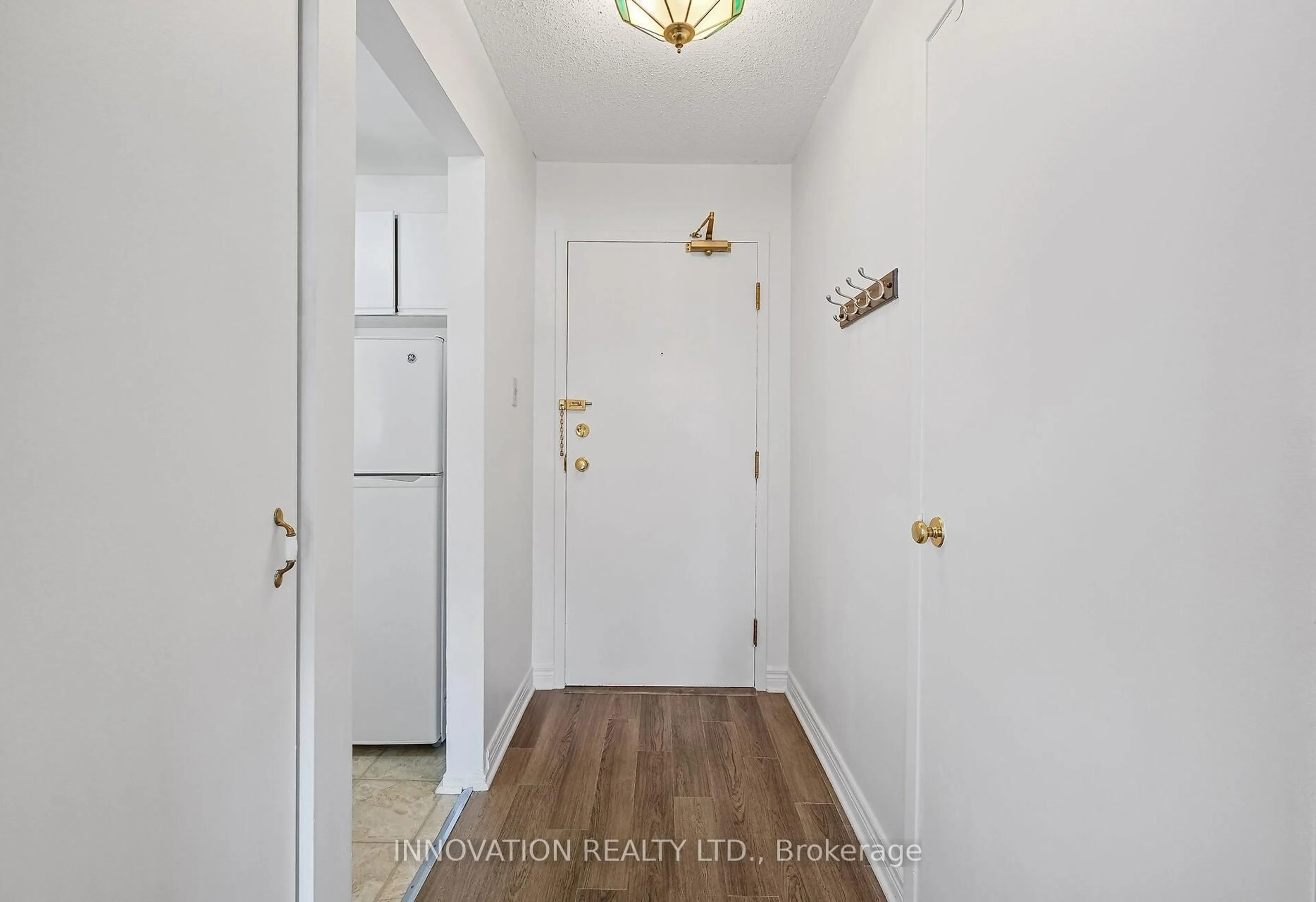 Indoor entryway for 270 Lorry Greenberg Dr #110, Ottawa Ontario K1T 3K2