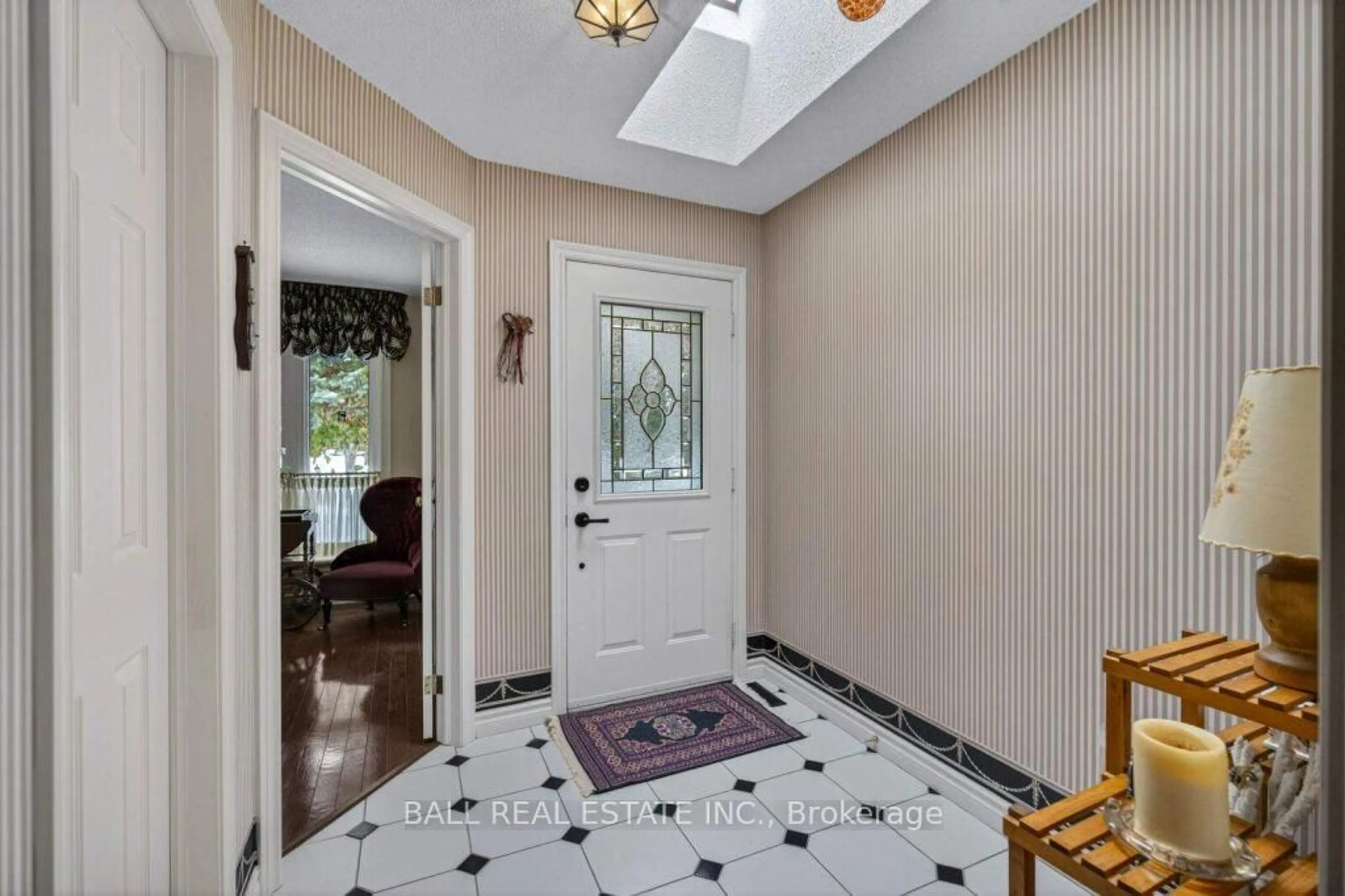Indoor foyer for 26 Island Bay Dr, Kawartha Lakes Ontario K0M 1A0
