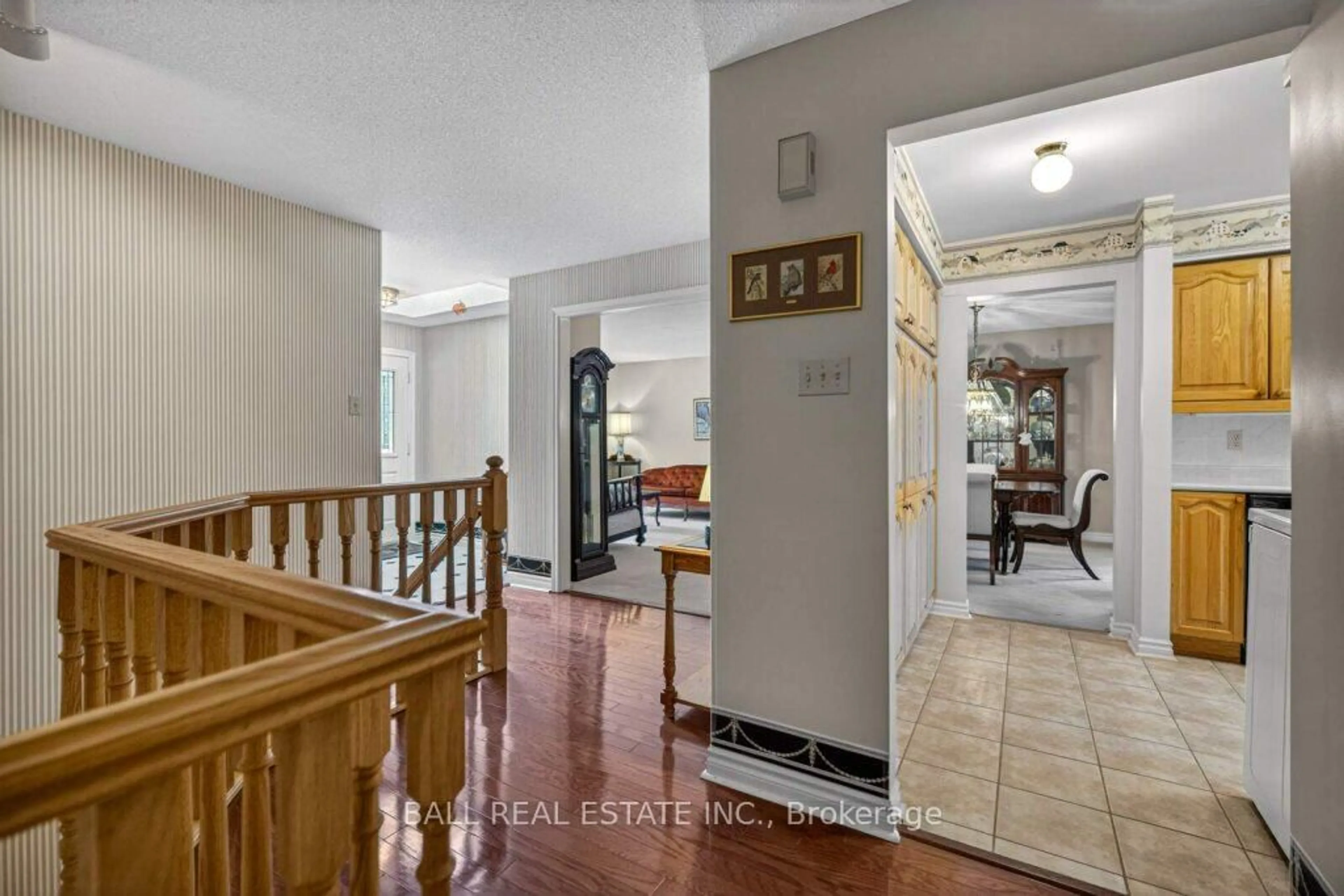 Indoor foyer for 26 Island Bay Dr, Kawartha Lakes Ontario K0M 1A0