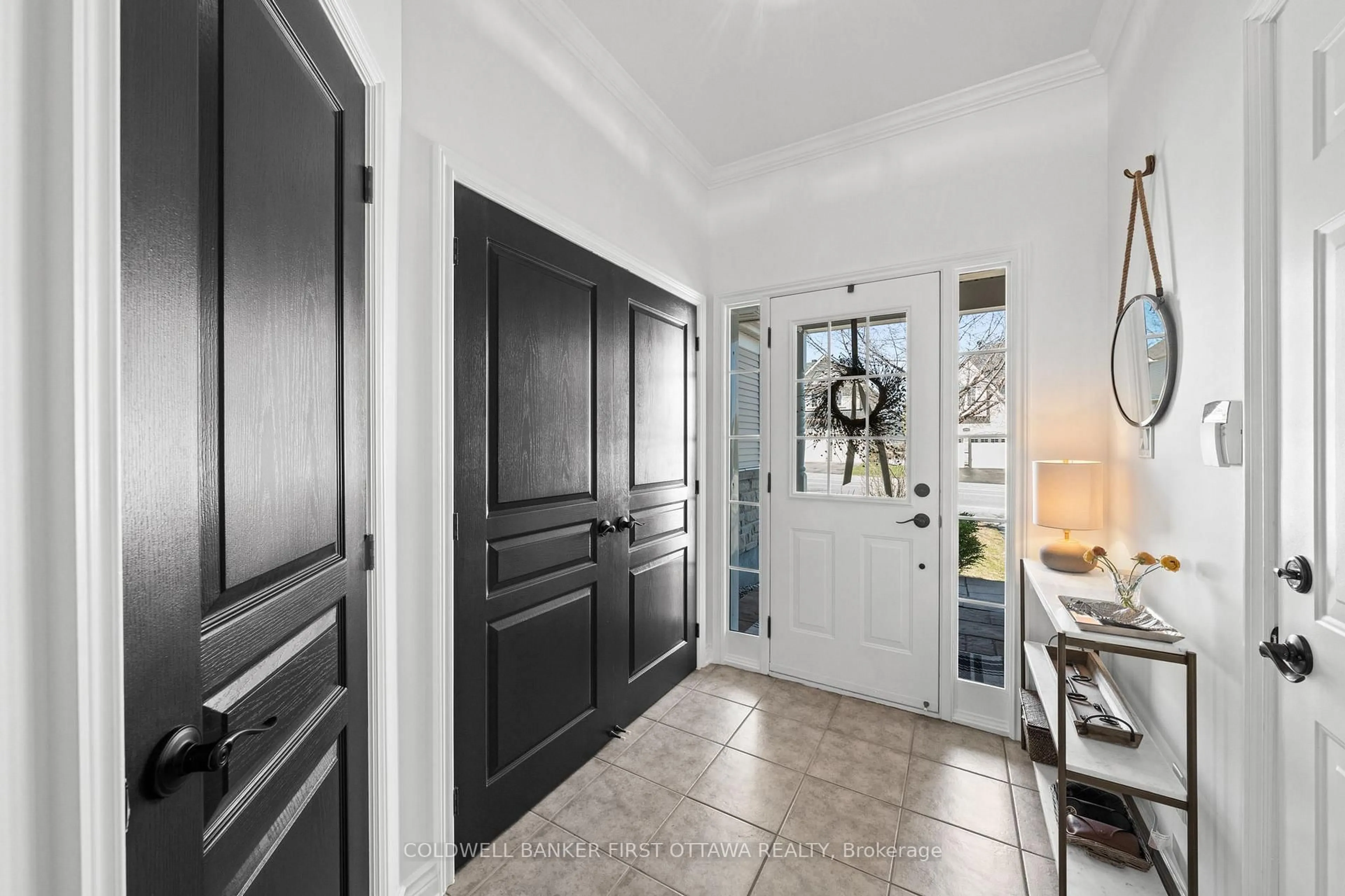 Indoor entryway for 199 Golflinks Dr, Ottawa Ontario K2J 5M8