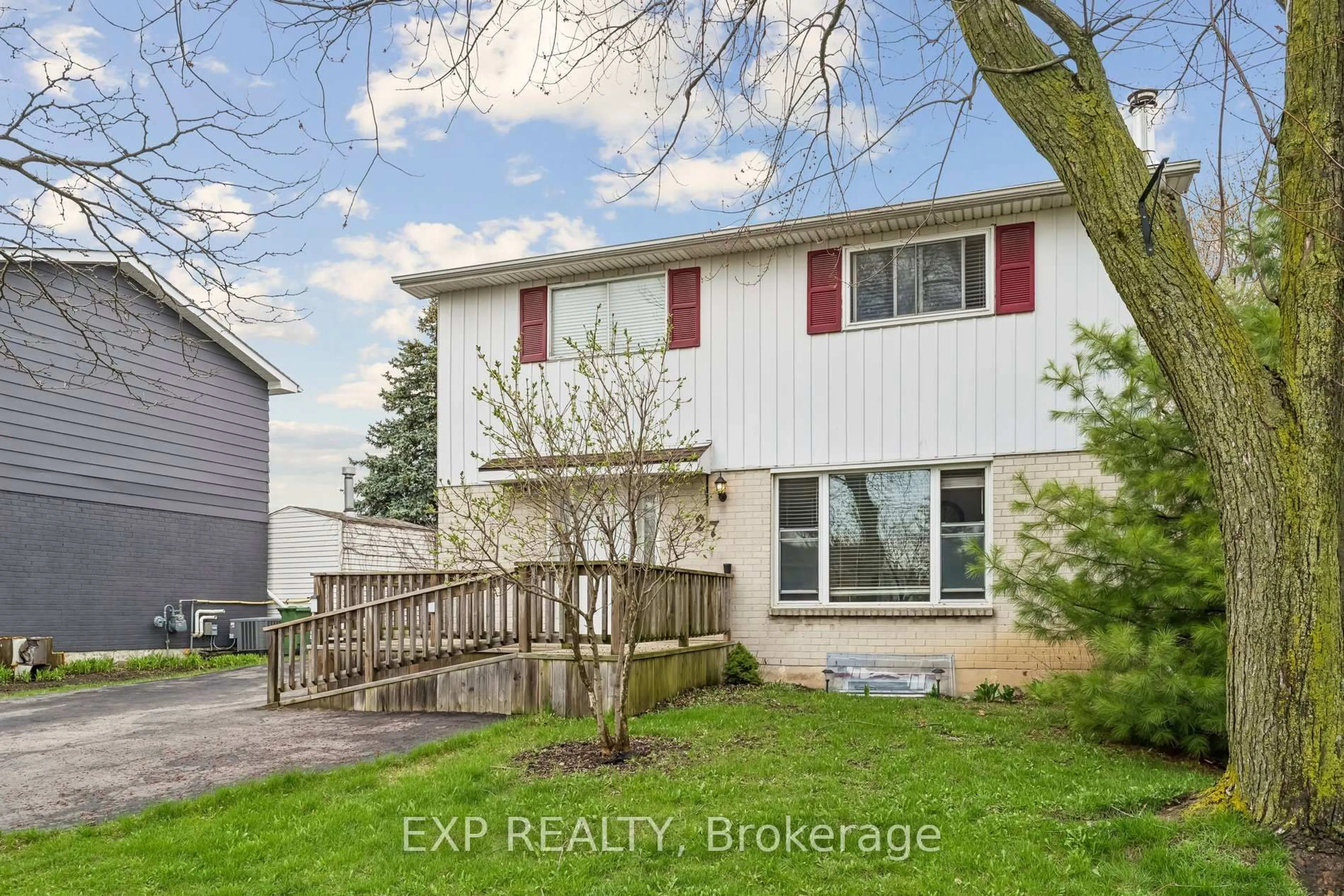 Unknown for 27 John Murray St, Hamilton Ontario L8J 1C5