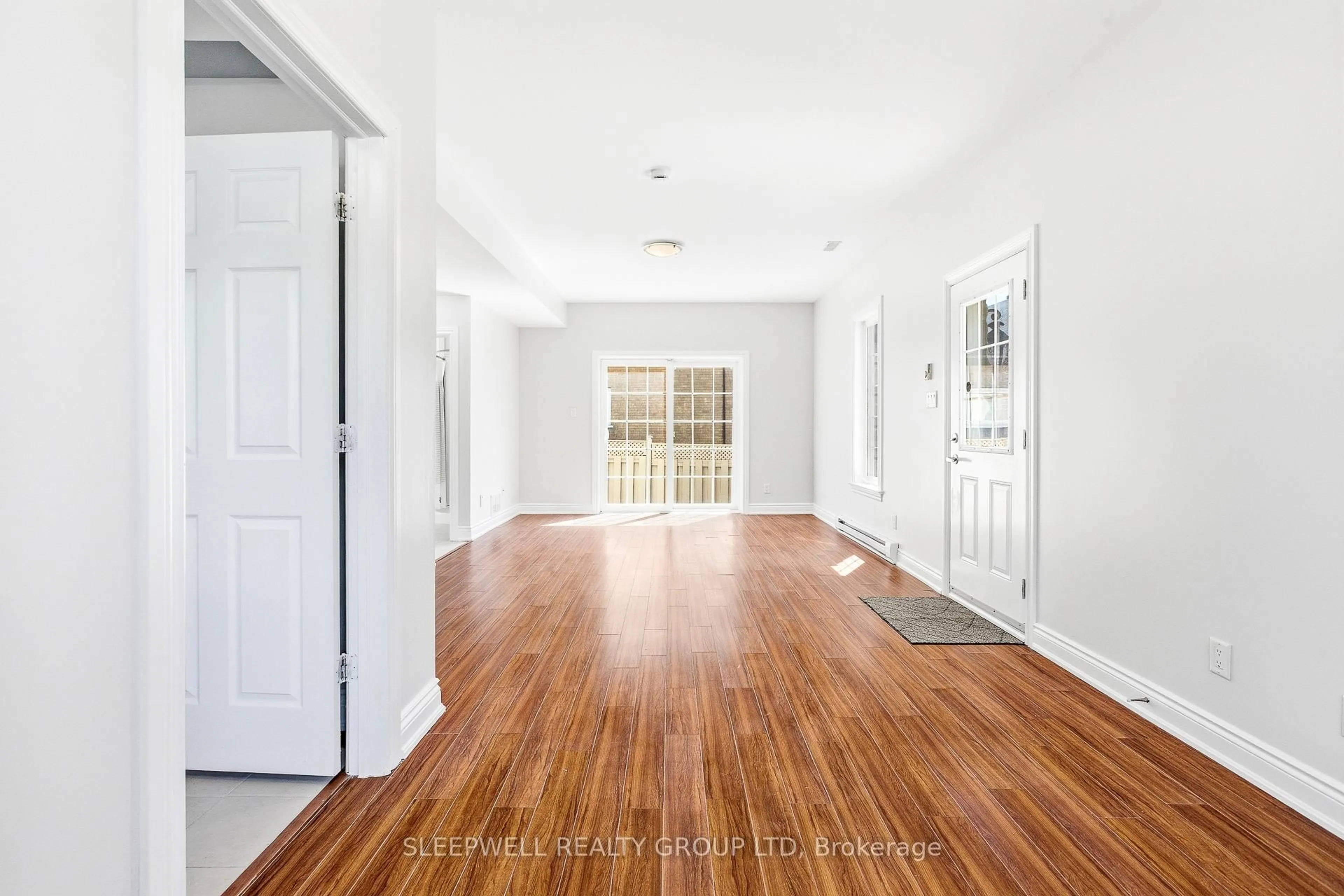 Indoor entryway for 54 Christie St, Ottawa Ontario K1R 0A9