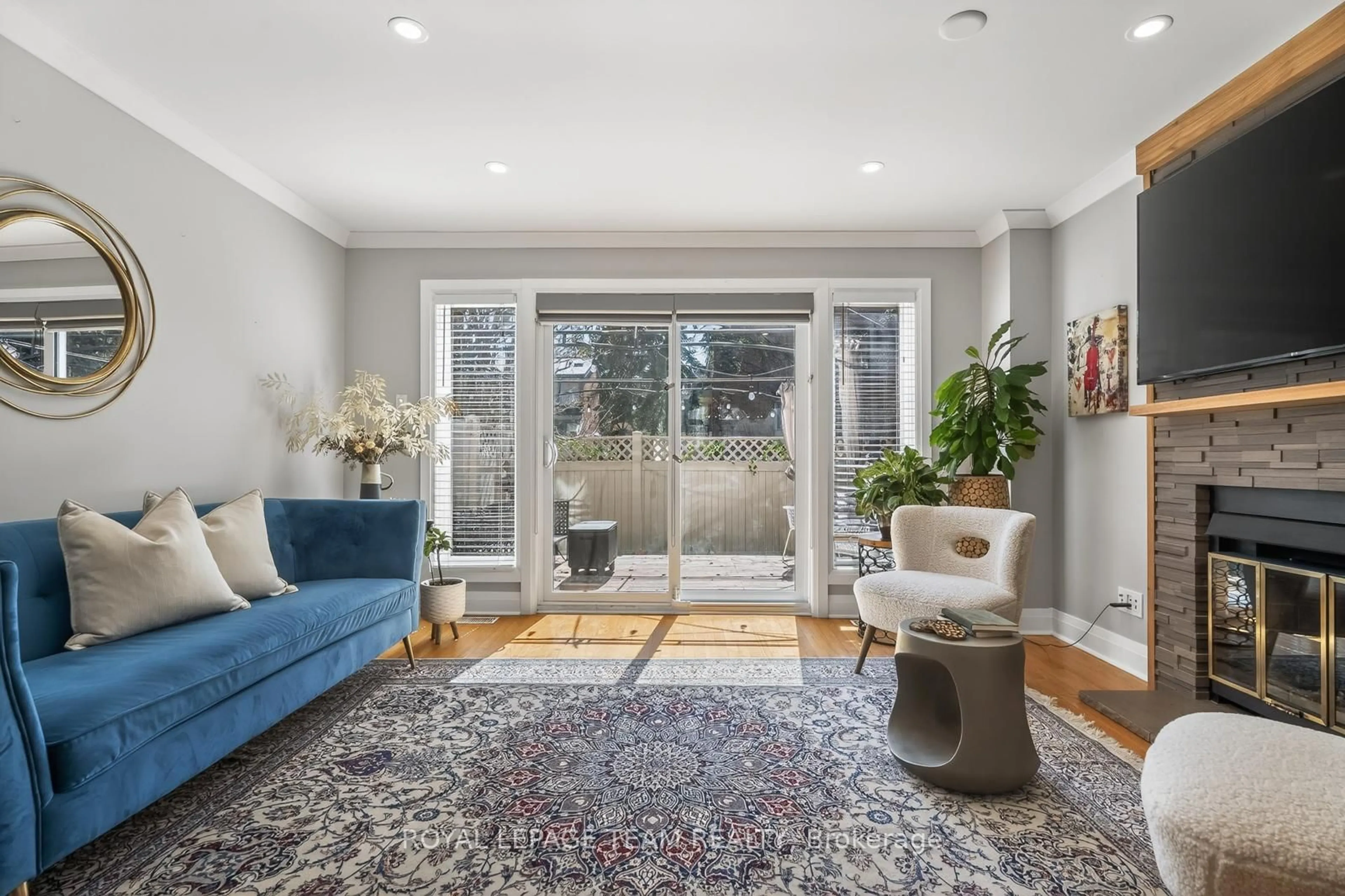 Living room with furniture, unknown for 72 GREENFIELD Ave #10, Ottawa Ontario K1S 0X7