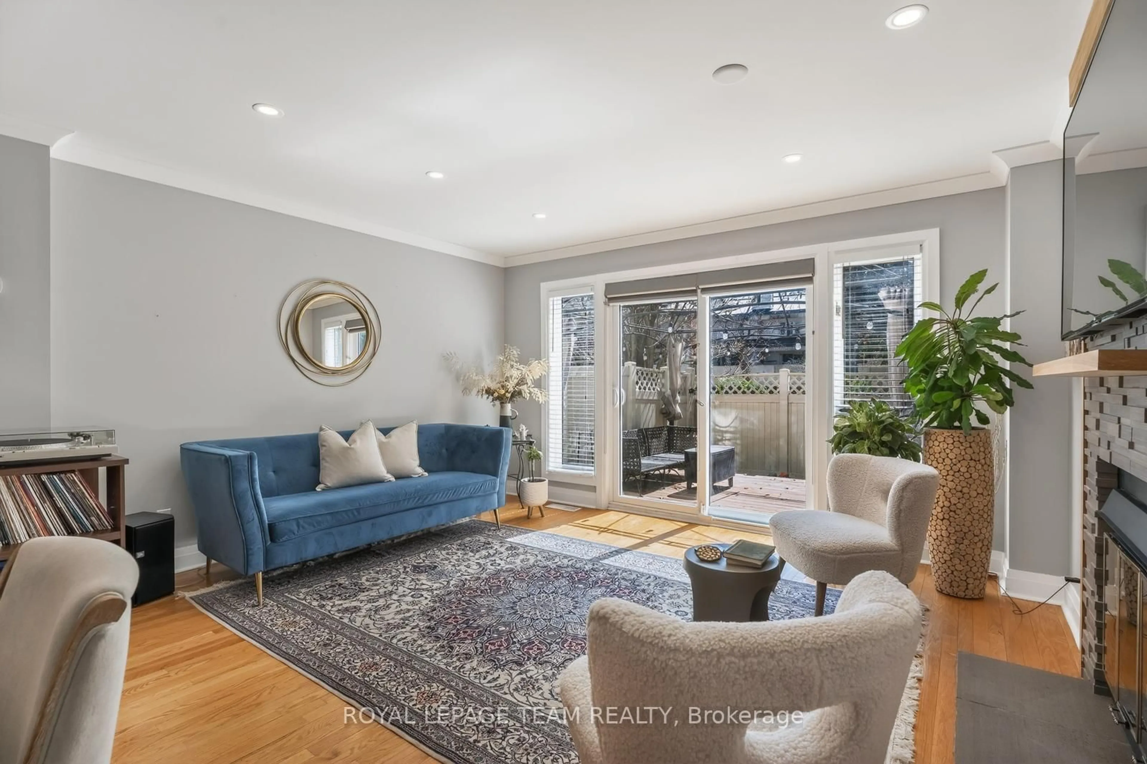 Living room with furniture, unknown for 72 GREENFIELD Ave #10, Ottawa Ontario K1S 0X7