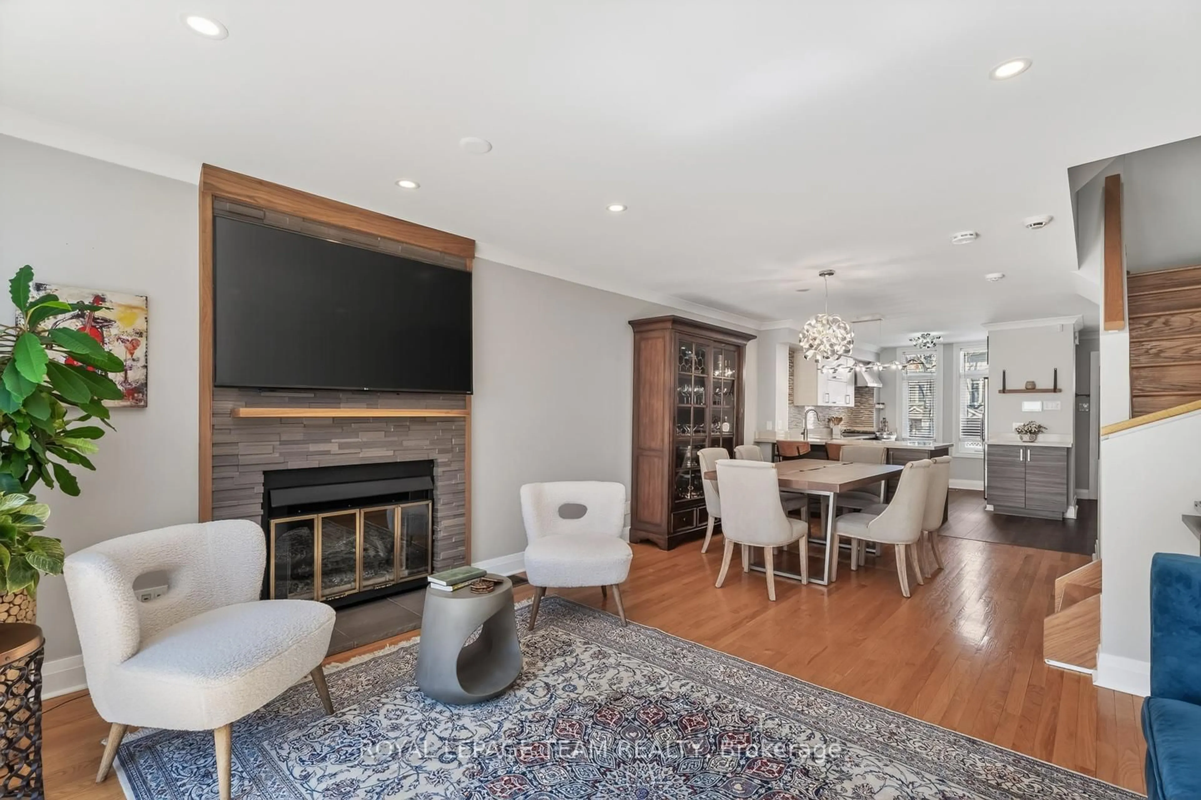 Living room with furniture, unknown for 72 GREENFIELD Ave #10, Ottawa Ontario K1S 0X7