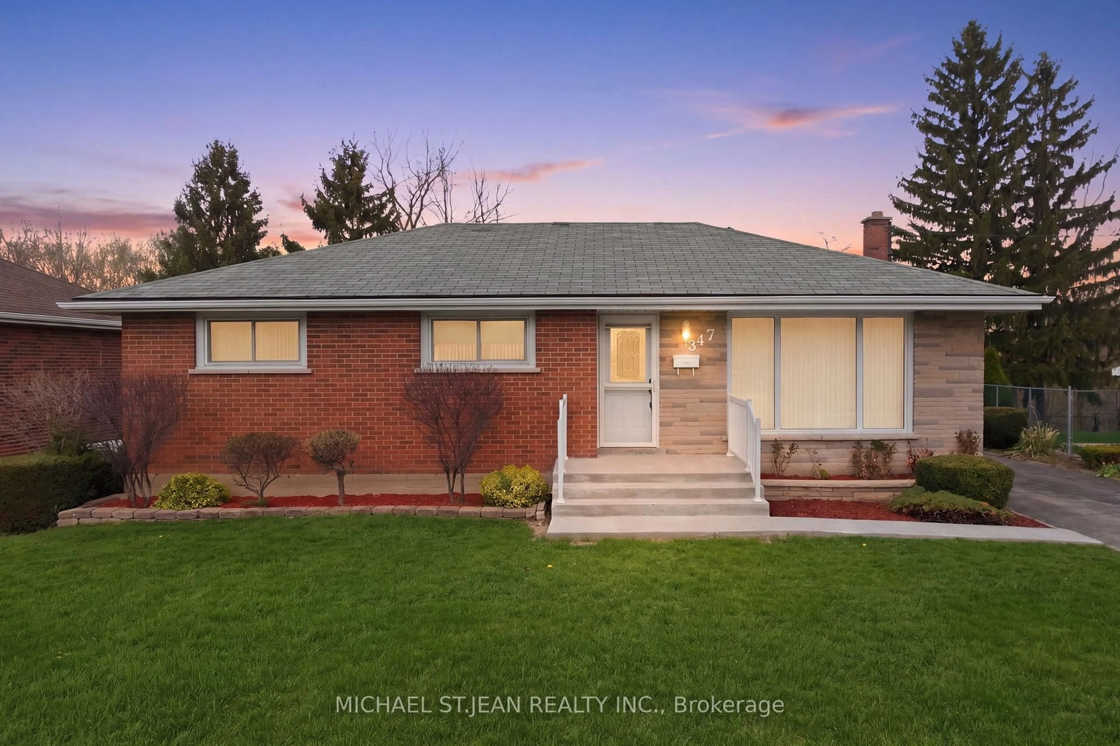 Home with brick exterior material, street for 347 Hixon Rd, Hamilton Ontario L8K 2C8