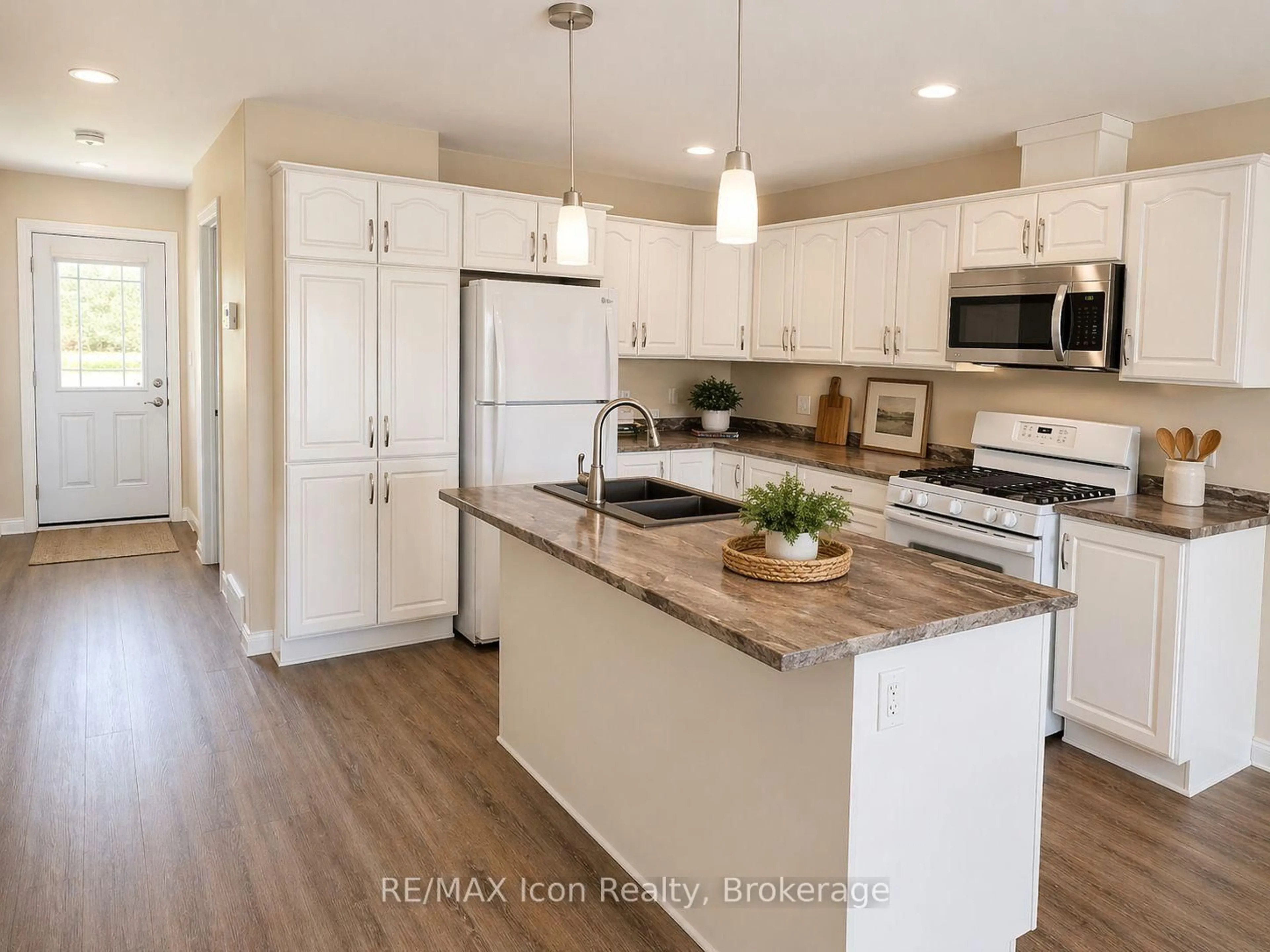 Open concept kitchen, unknown for 325 Nipissing St, West Nipissing Ontario P2B 3C5