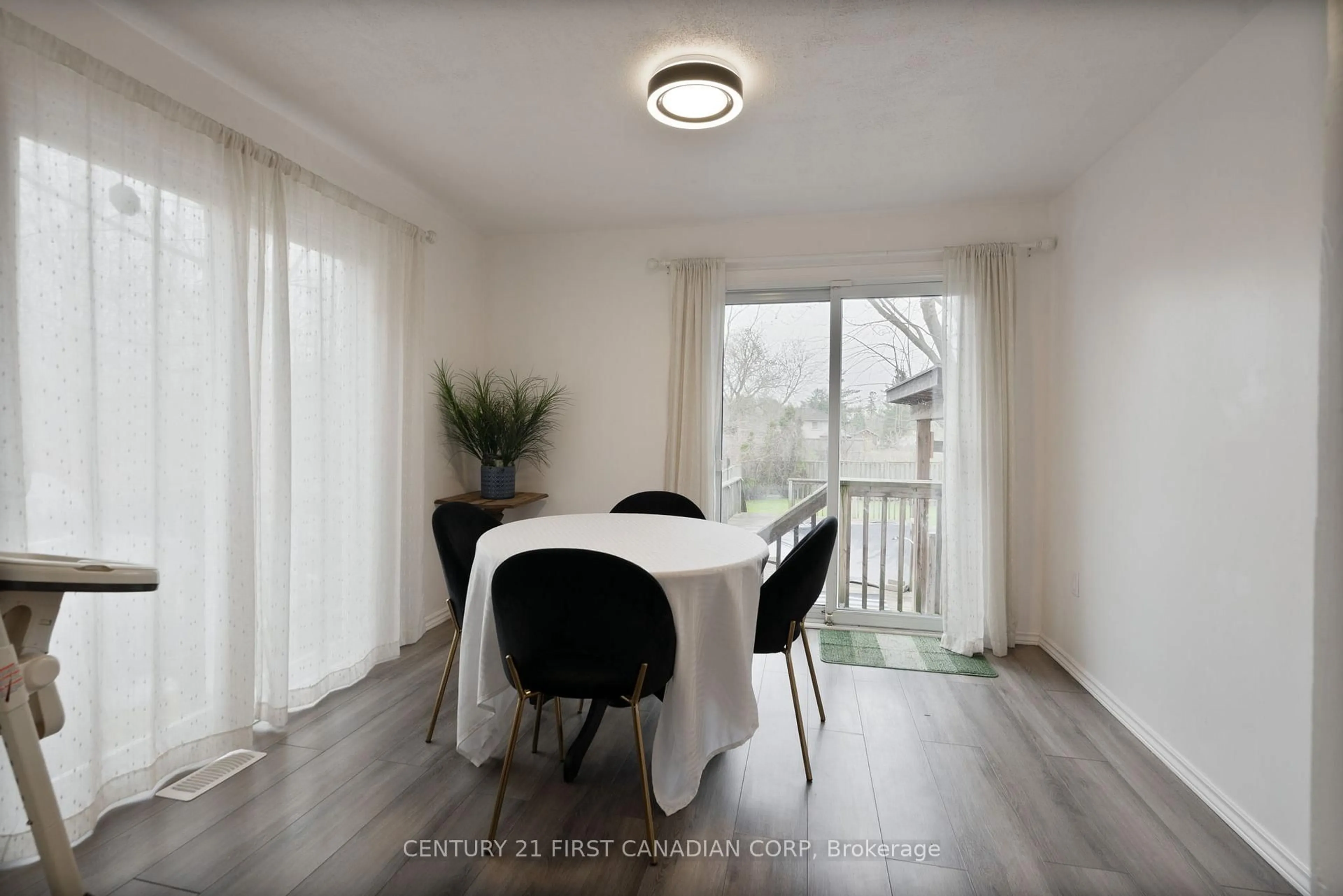 Dining room, unknown for 1810 Avalon St, London East Ontario N5W 3G8