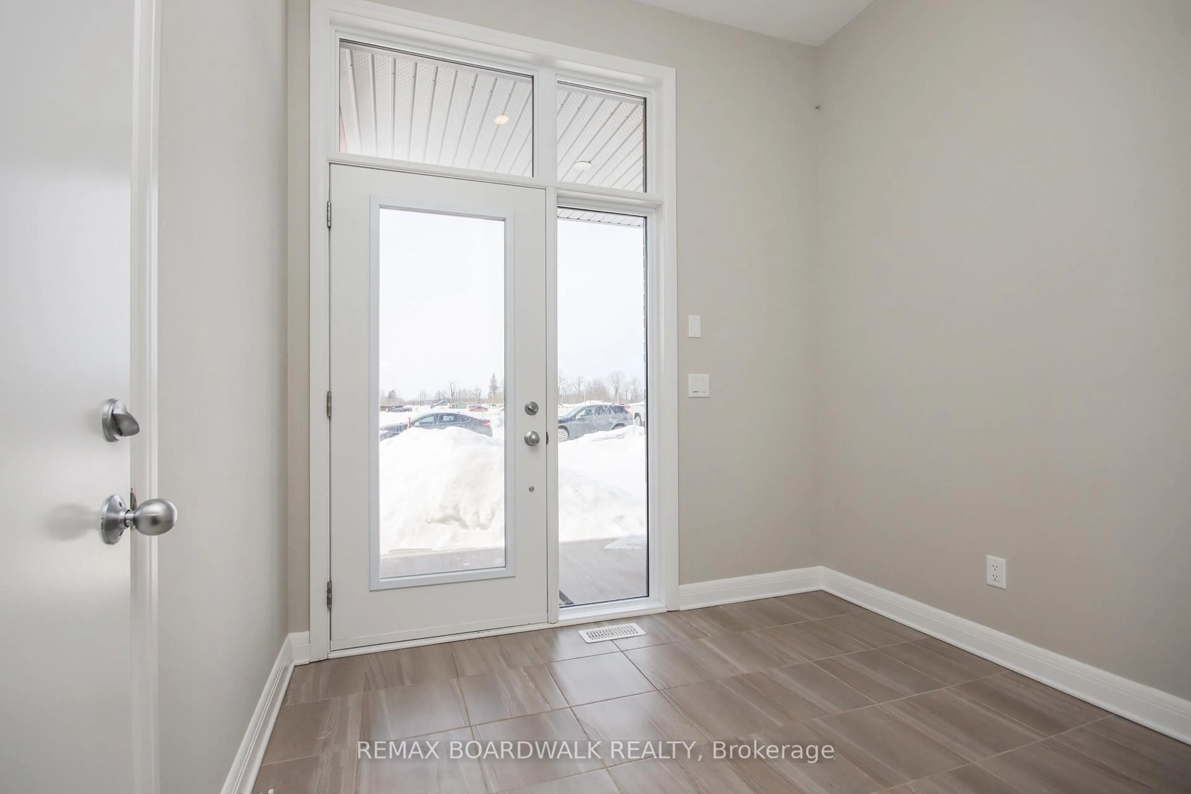 Indoor entryway for 74 Michael Stoqua St, Ottawa Ontario K1K 5A2