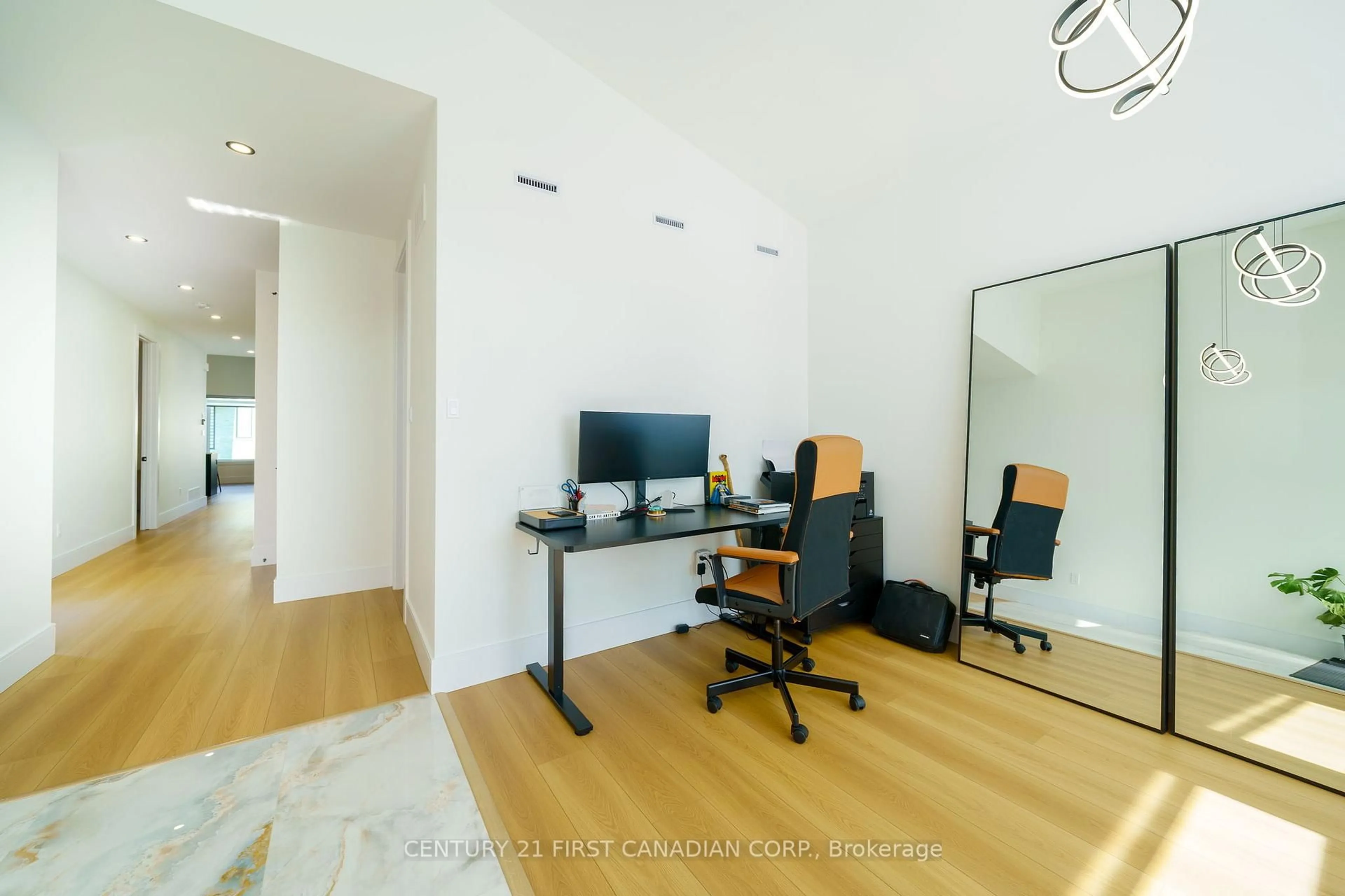 A pic of a room for 17 Sheldabren St, North Middlesex Ontario N0M 1A0