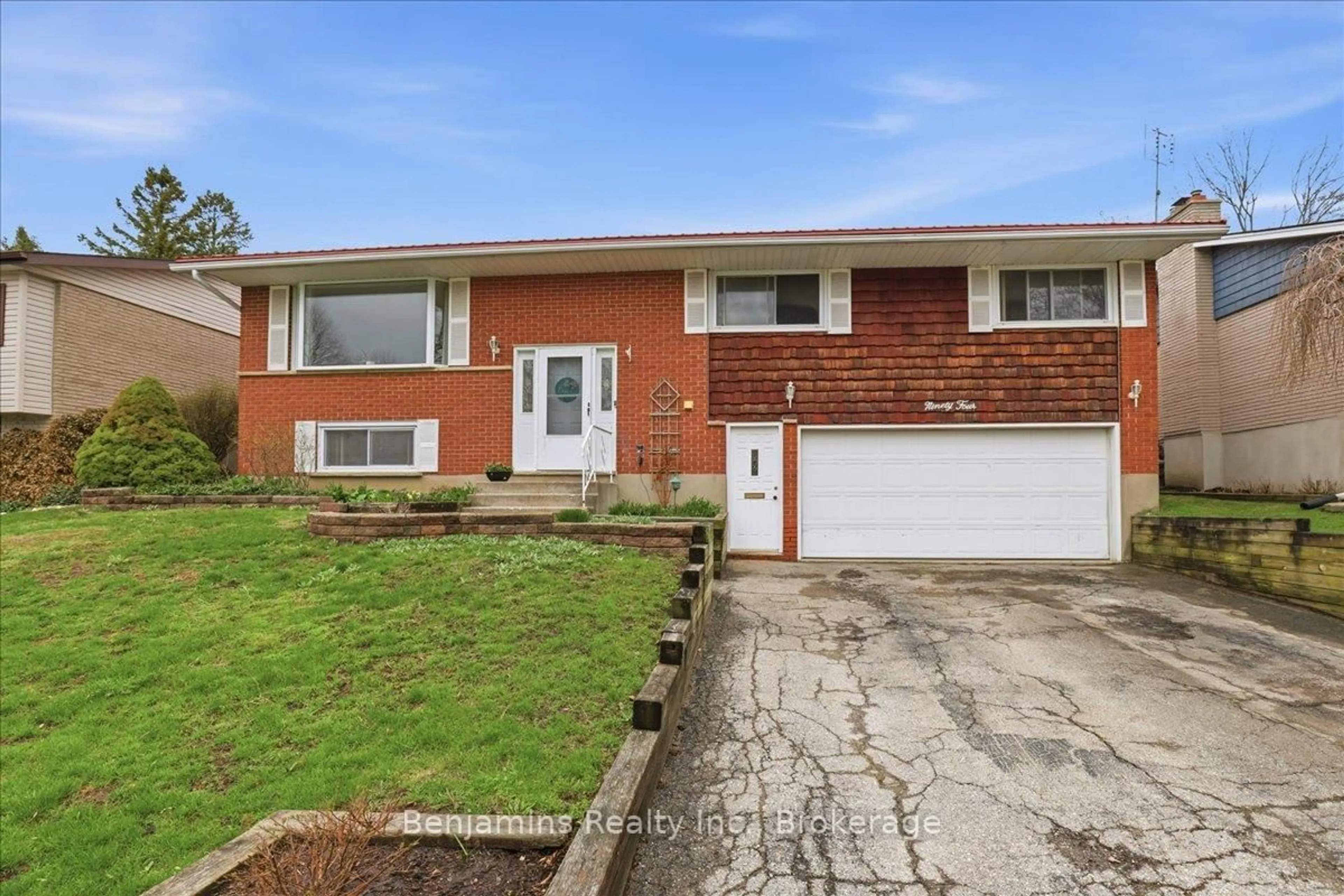 Home with brick exterior material, street for 94 Colebrook Crt, Kitchener Ontario N2E 1Y8