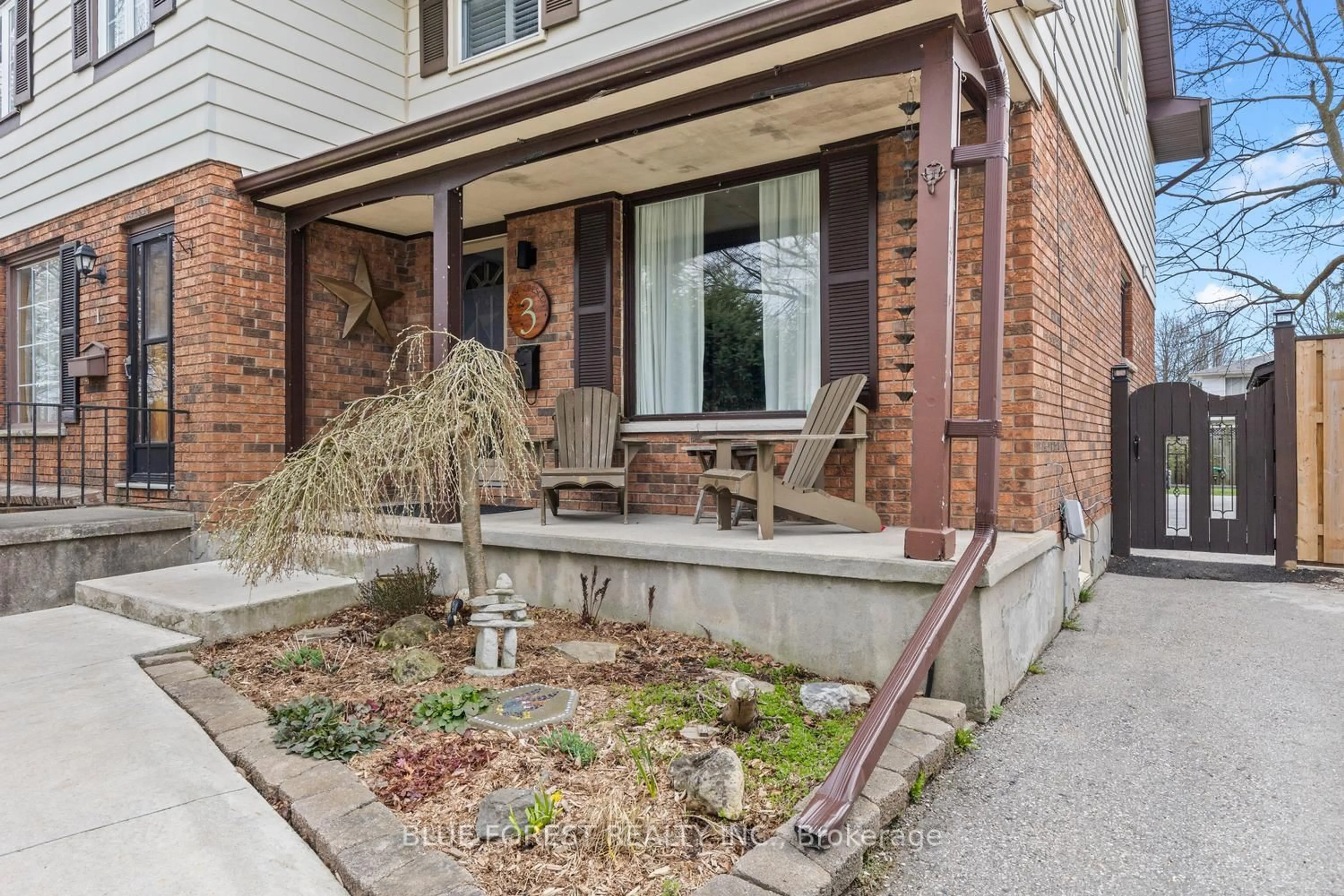 Patio, street for 3 Lacey Cres, London South Ontario N6E 2E6
